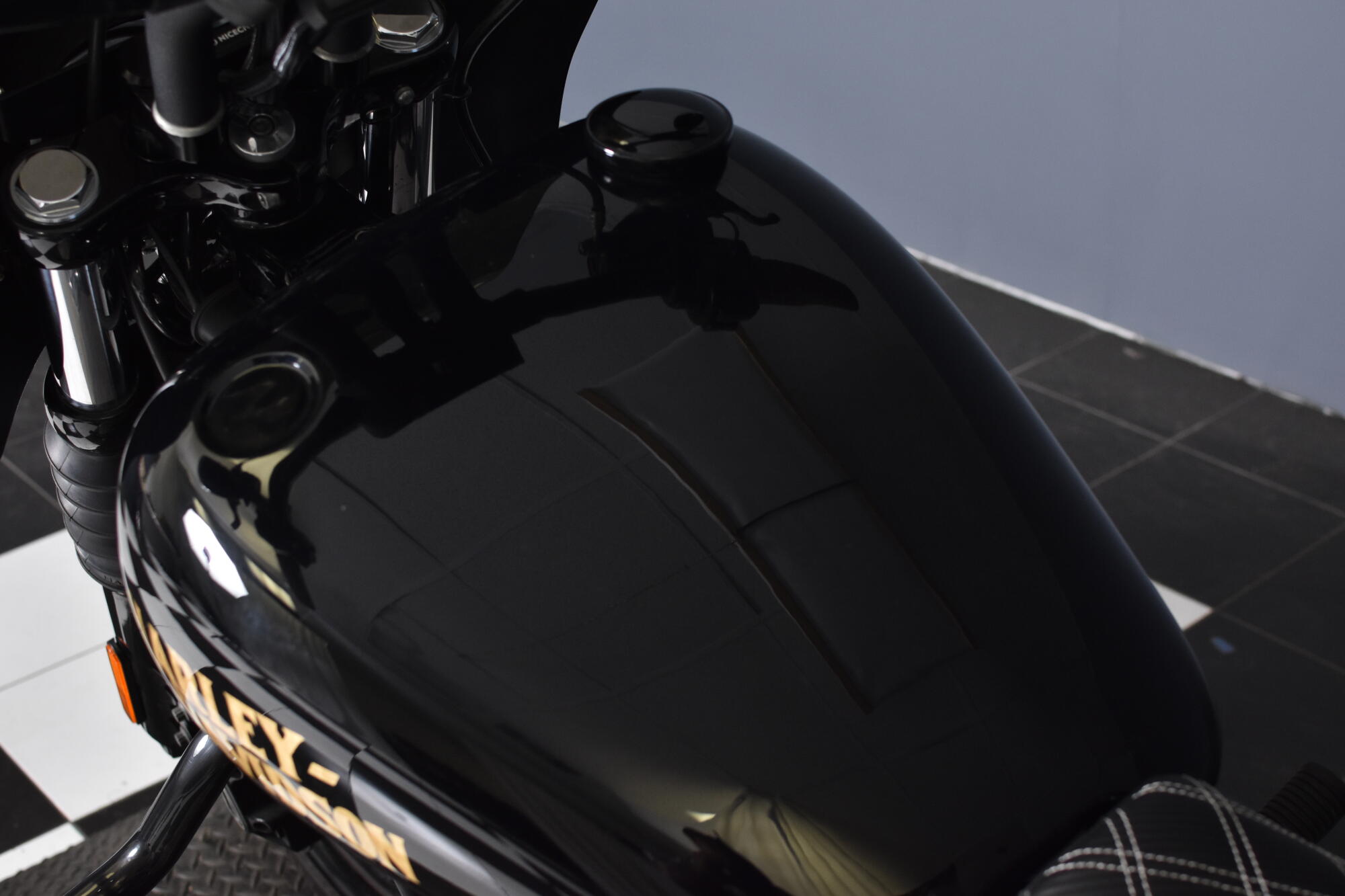 2019 Harley-Davidson® Street Bob® Vivid Black FXBB, photo 15
