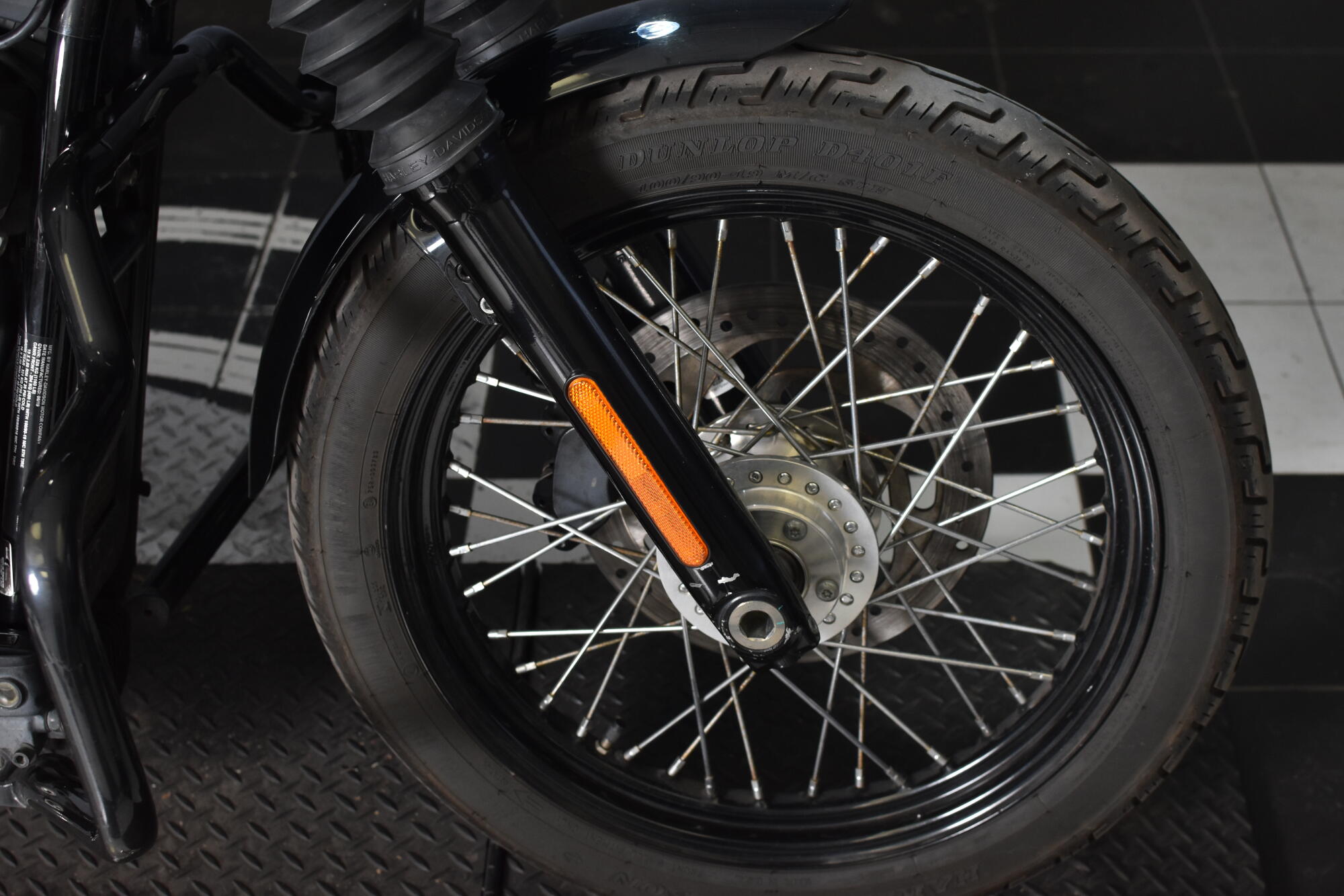 2019 Harley-Davidson® Street Bob® Vivid Black FXBB, photo 9