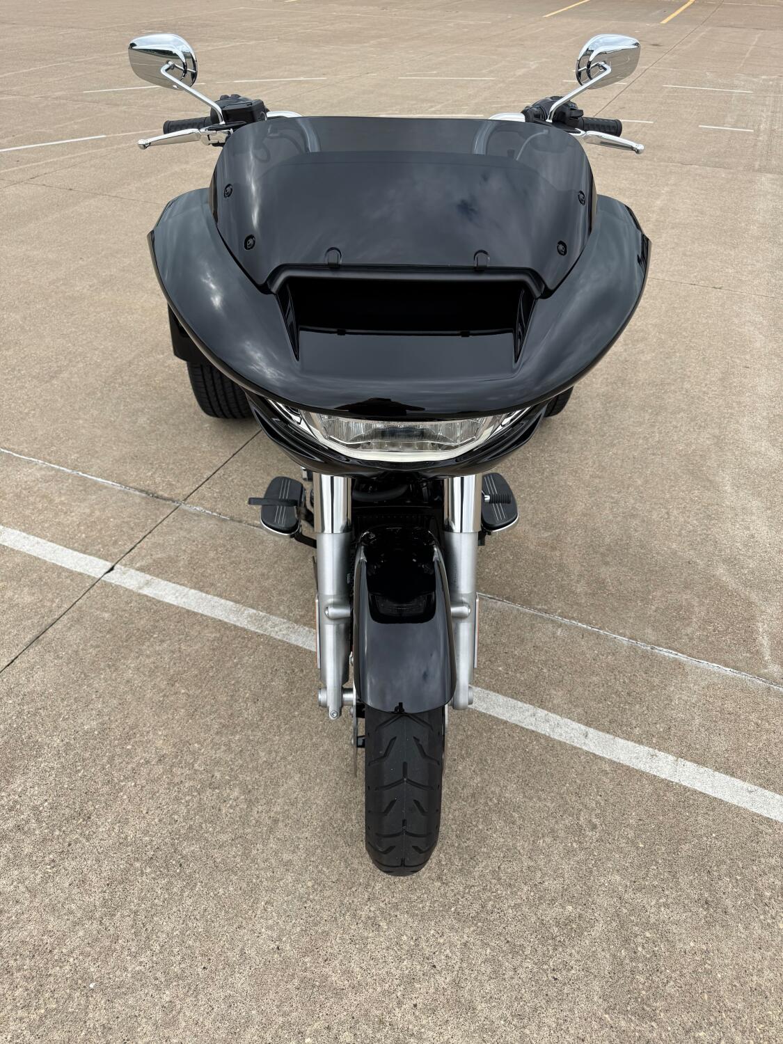 2026 Harley-Davidson® Road Glide 3 Vivid Black, photo 7
