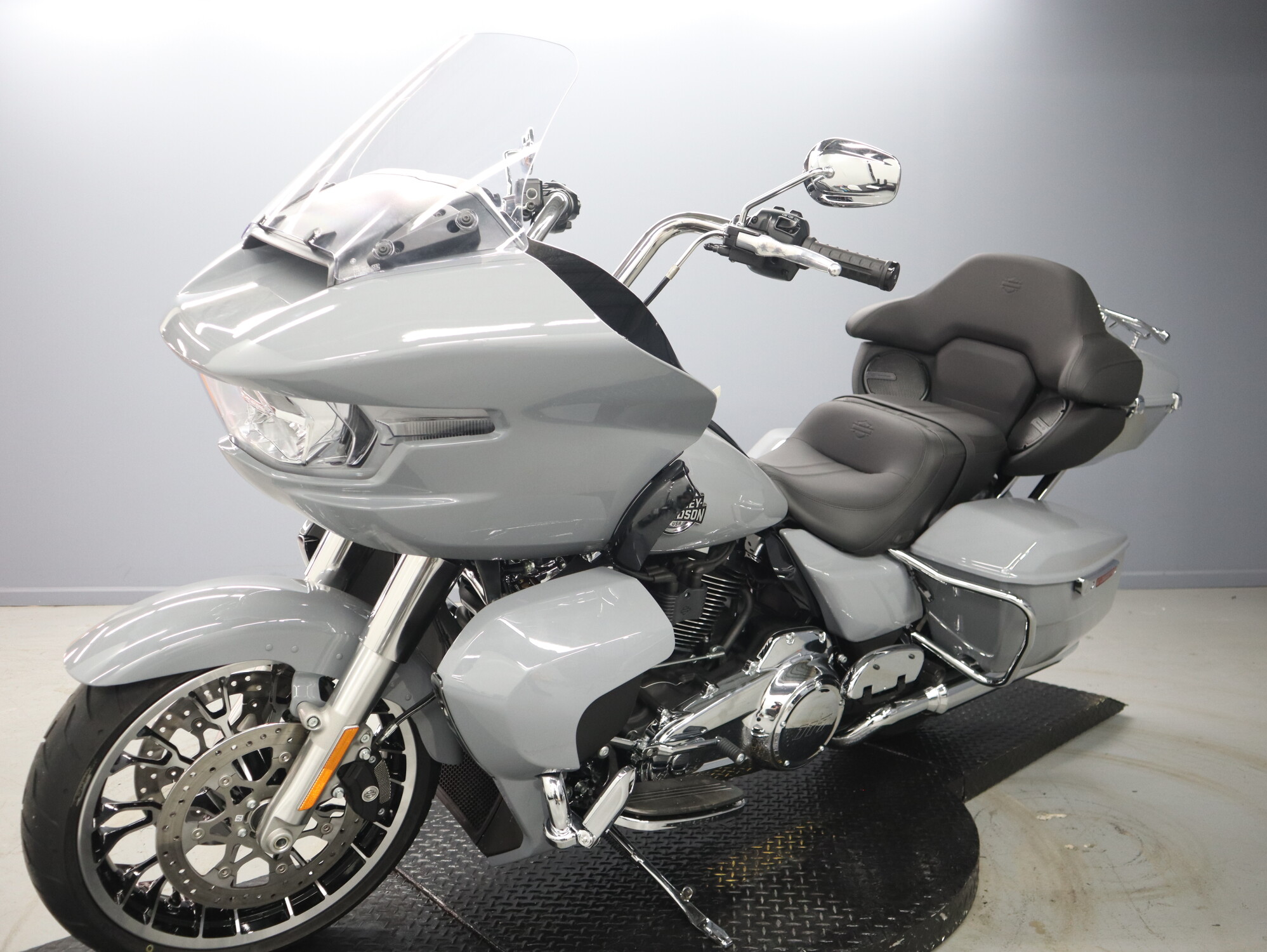 2026 Harley-Davidson® Road Glide Limited FLTRXL, photo 4