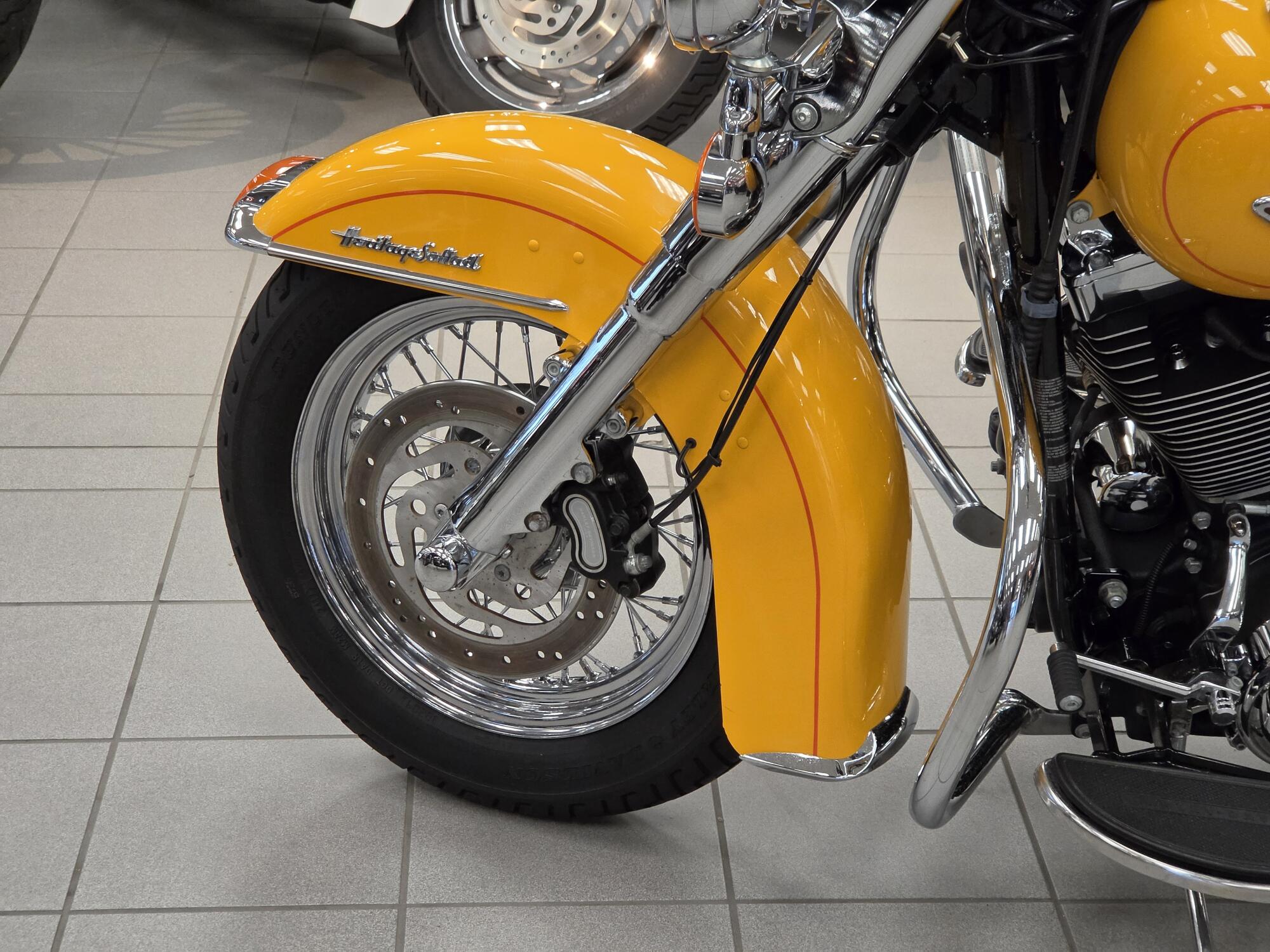 FLSTC 2011 Heritage Softail® Classic, photo 13