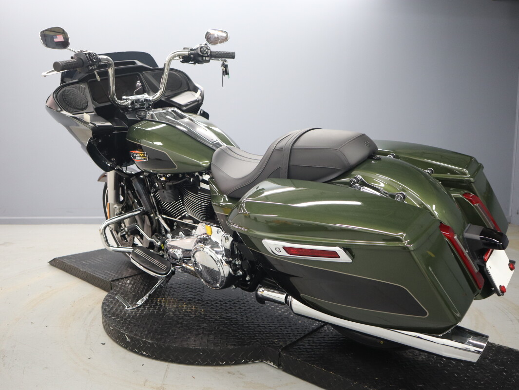 2026 Harley-Davidson® Road Glide™ FLTRX, photo 6