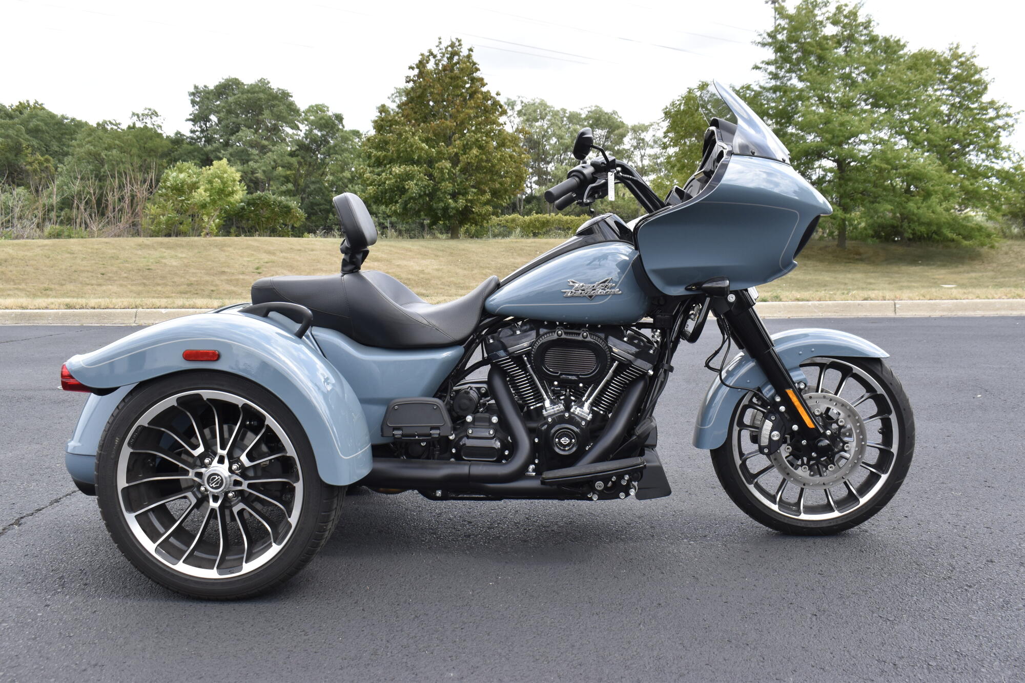 2015 Harley-Davidson® Freewheeler™ Vivid Black | MotorCity Harley