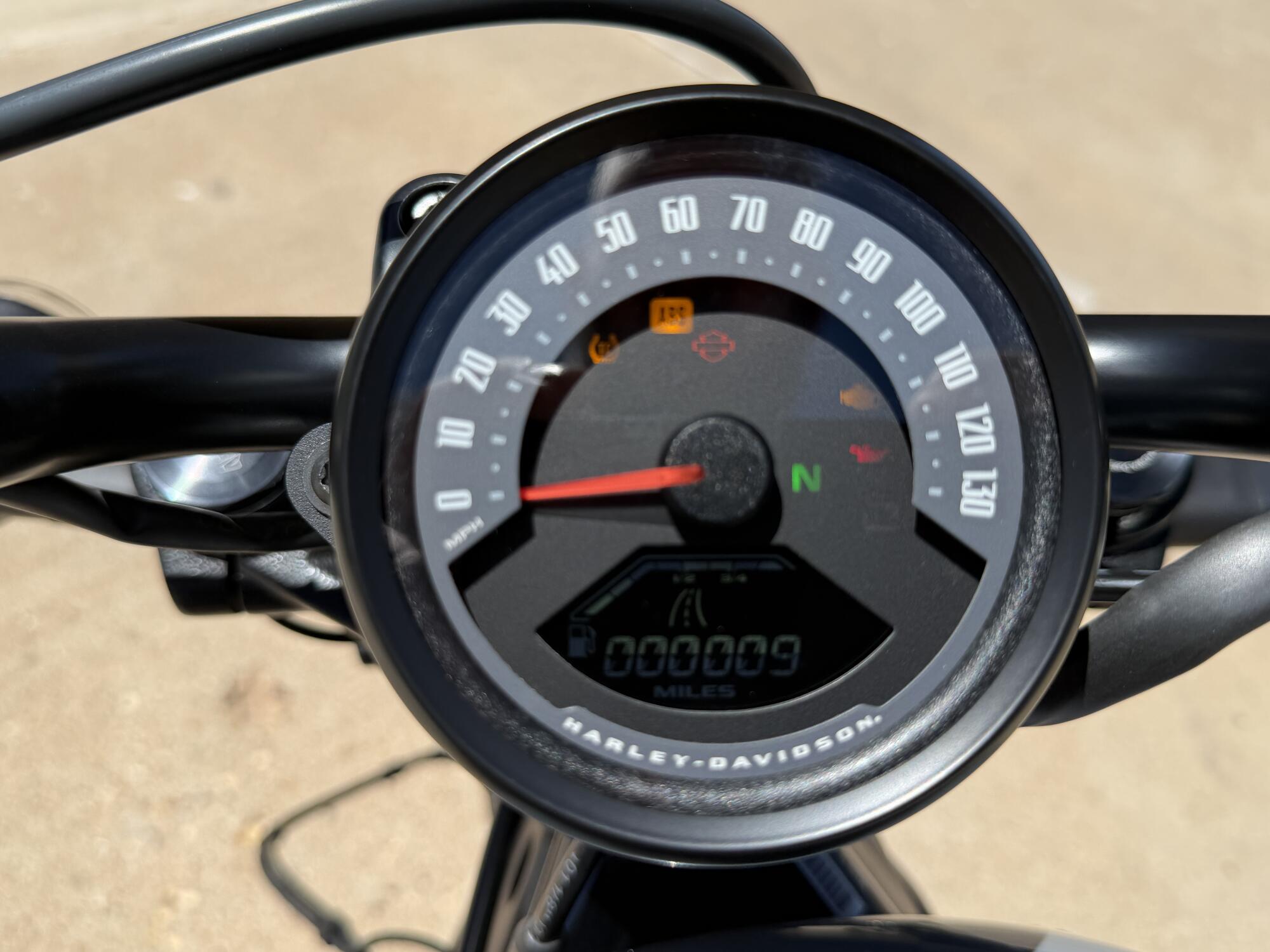 2026 Harley-Davidson® Nightster® Dark Billiard Gray Black Trim, photo 11