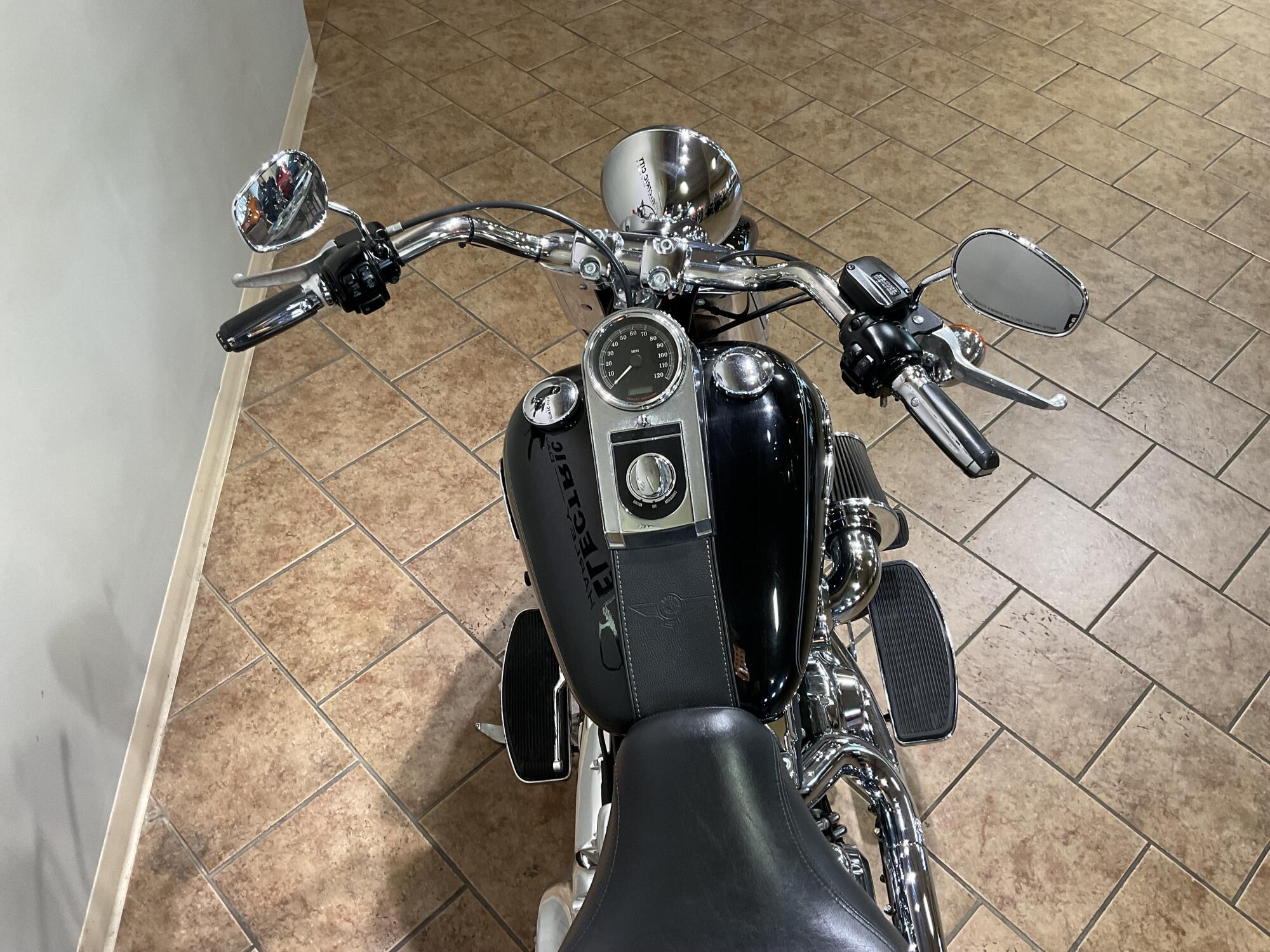 2015 Harley-Davidson® Fat Boy® Vivid Black FLSTF, photo 6