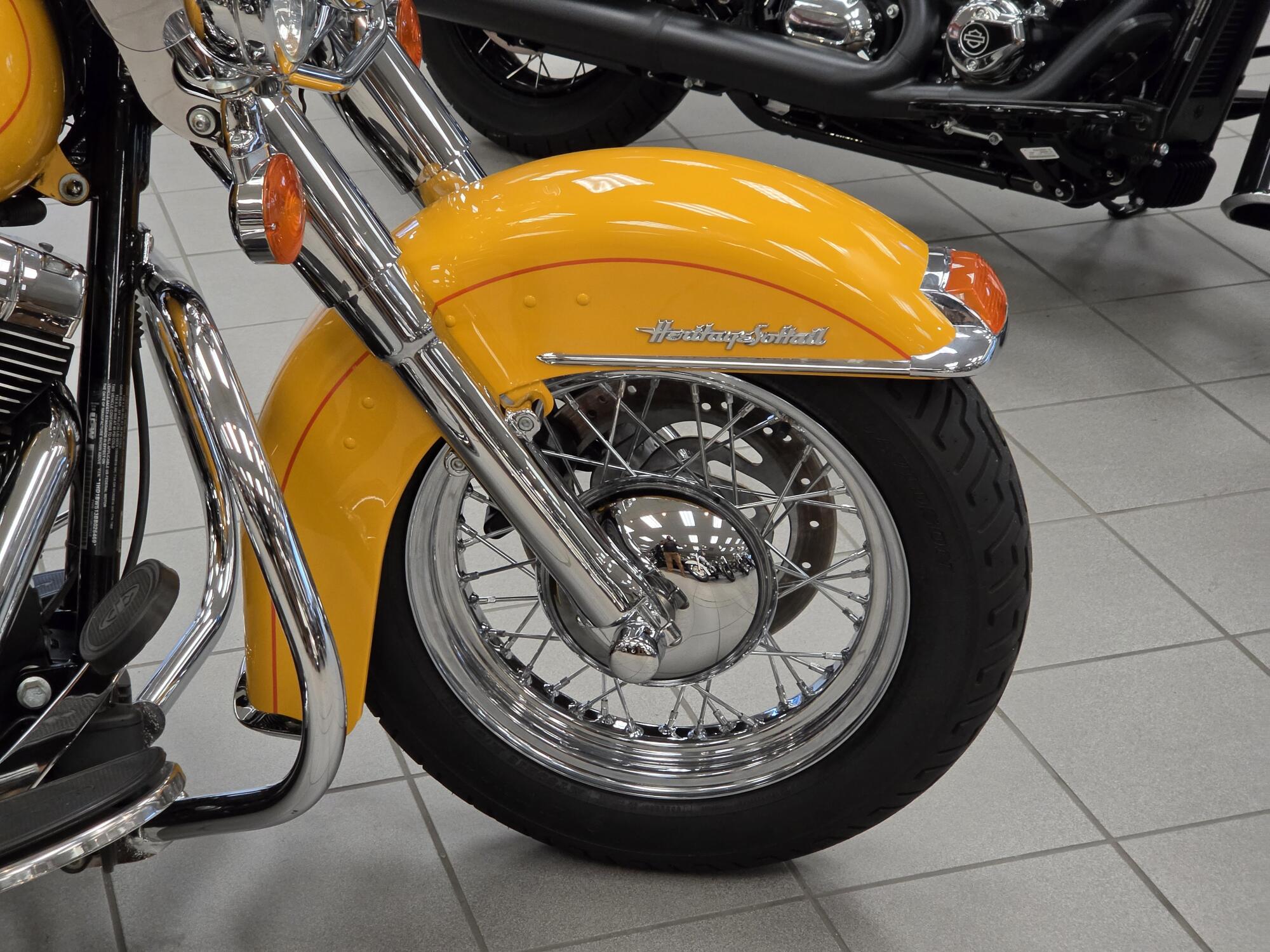 FLSTC 2011 Heritage Softail® Classic, photo 9