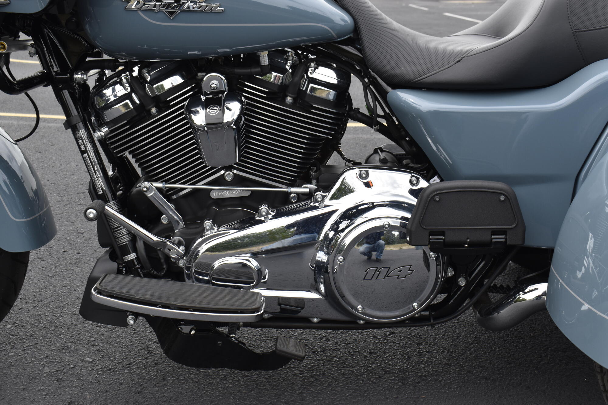 2024 Harley-Davidson® Road Glide® 3 Sharkskin Blue - Black Finish, photo 11