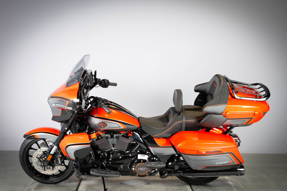 2026 Harley-Davidson® CVO Street Glide Limited FLHXLSE, photo 17