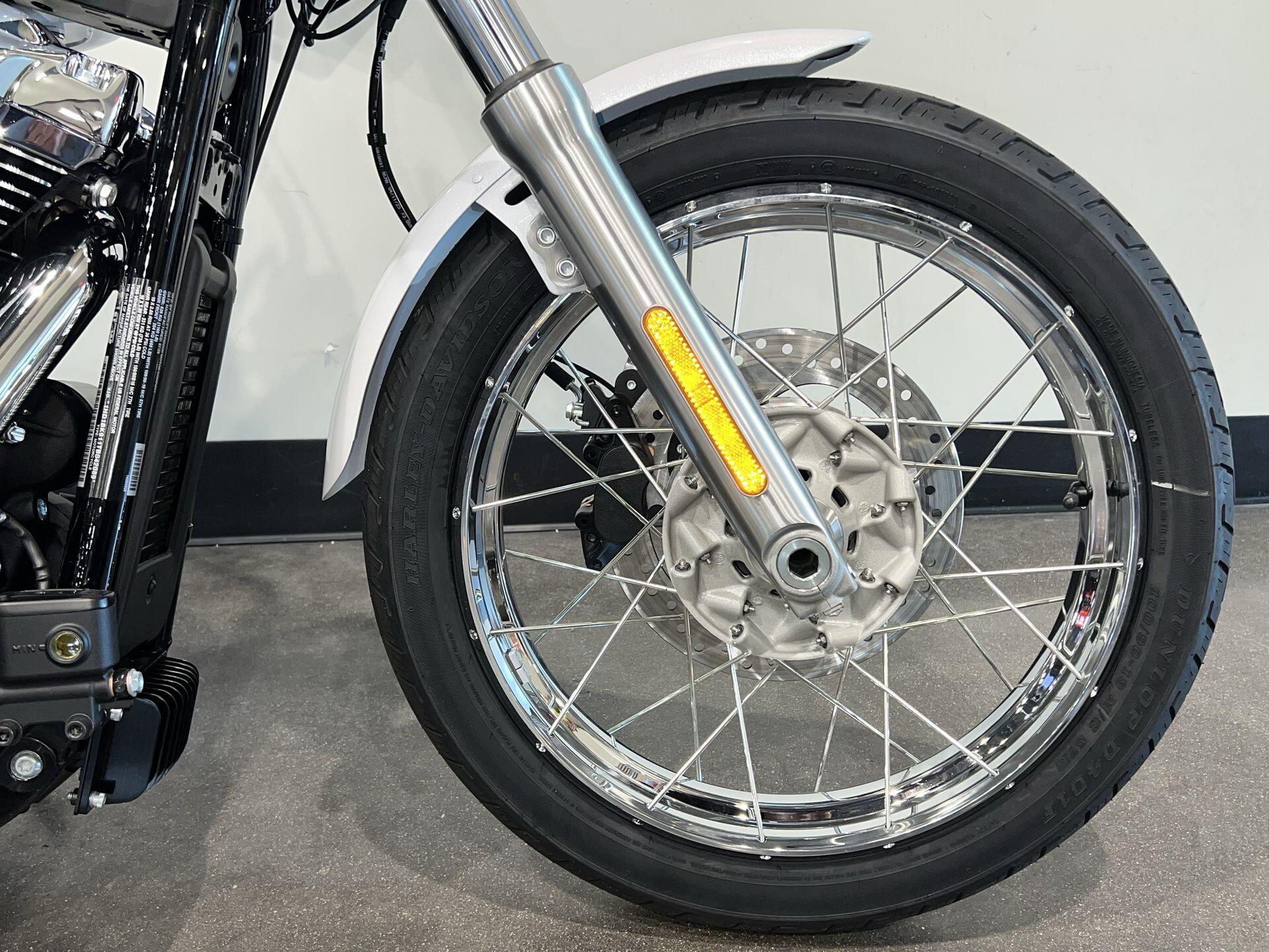 2026 Harley-Davidson® Super Glide® FXD, photo 3
