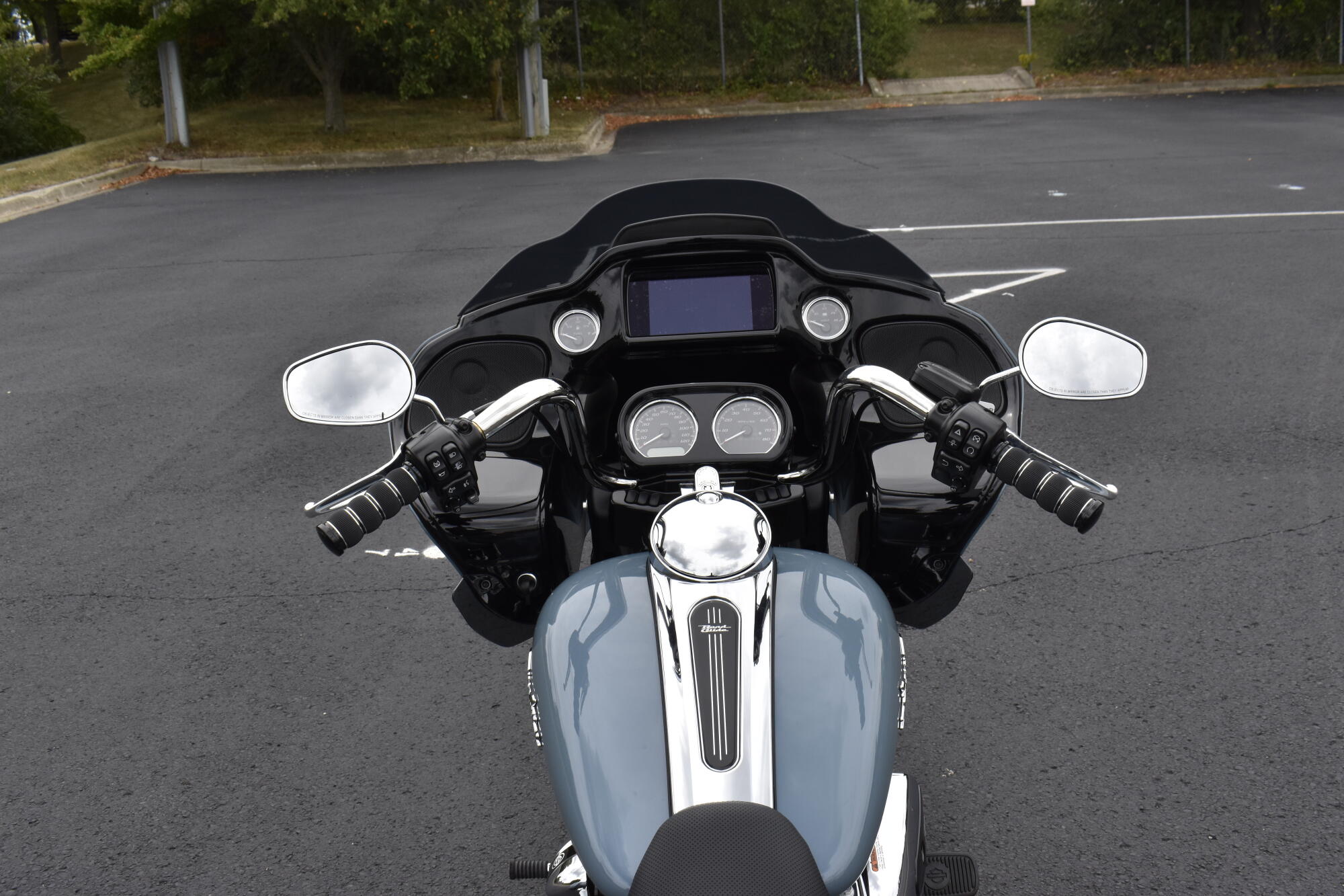 2024 Harley-Davidson® Road Glide® 3 Sharkskin Blue - Black Finish, photo 8