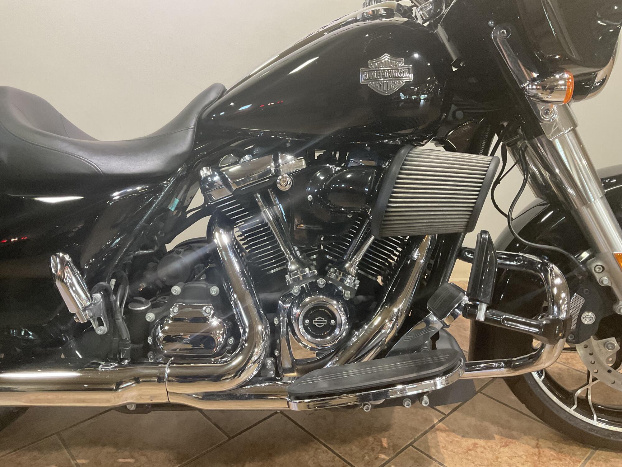2019 Harley-Davidson® Street Glide® Special Vivid Black FLHXS, photo 2