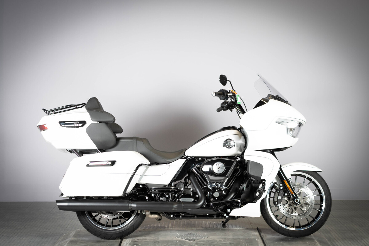 2026 Harley-Davidson® Road Glide Limited FLTRXL