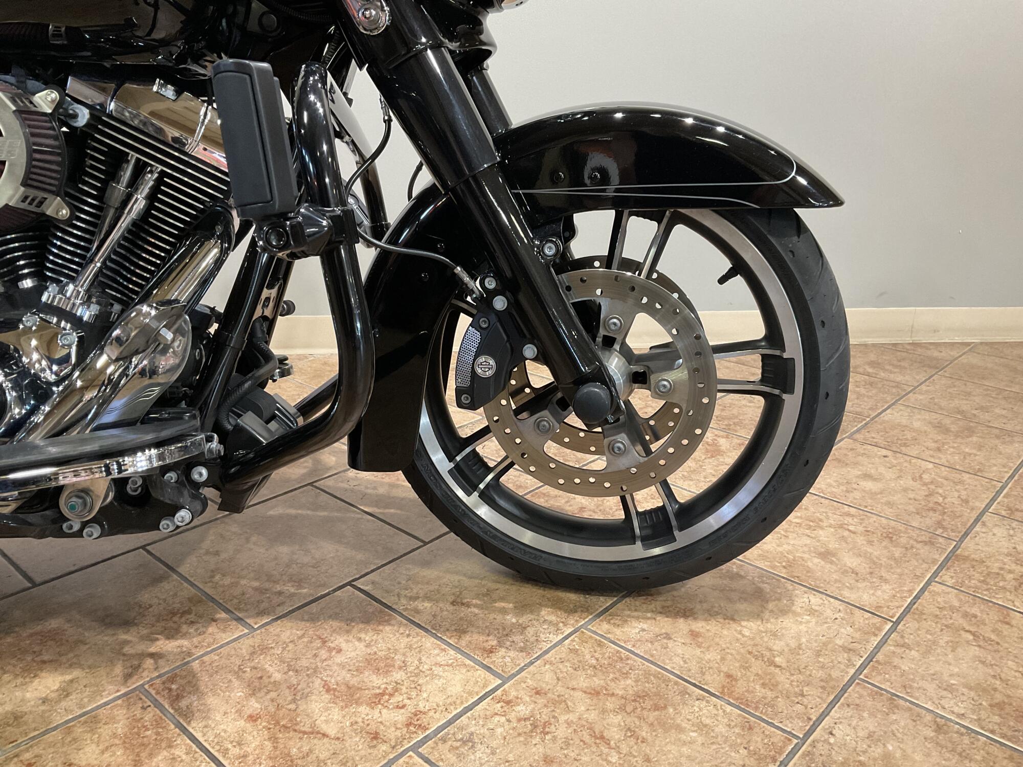2015 Harley-Davidson® Street Glide® Special Vivid Black FLHXS, photo 7