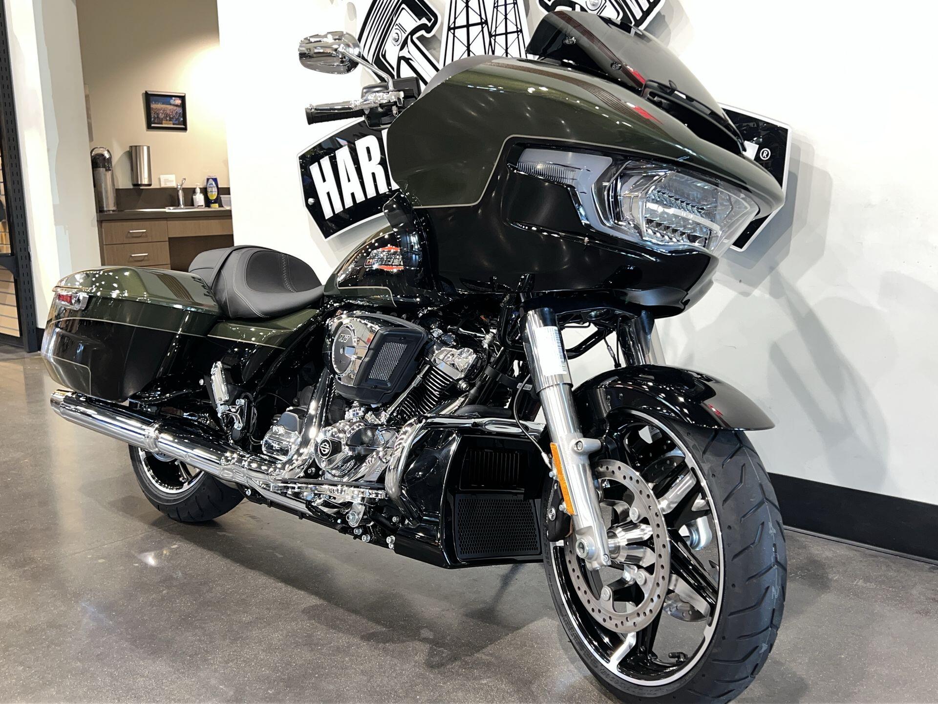 2026 Harley-Davidson® Road Glide® FLTRX, photo 2