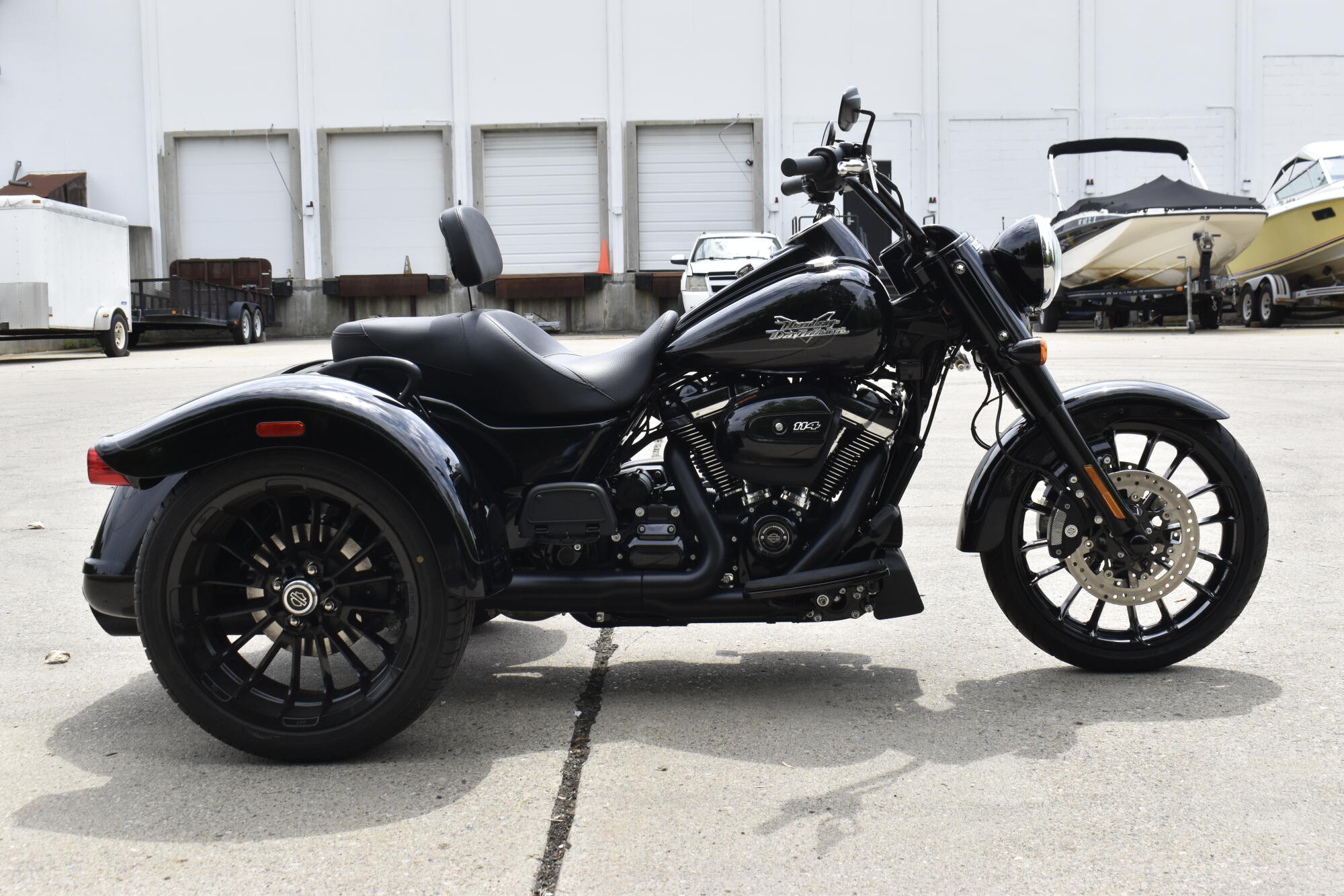 2015 Harley-Davidson® Freewheeler™ Vivid Black | MotorCity Harley
