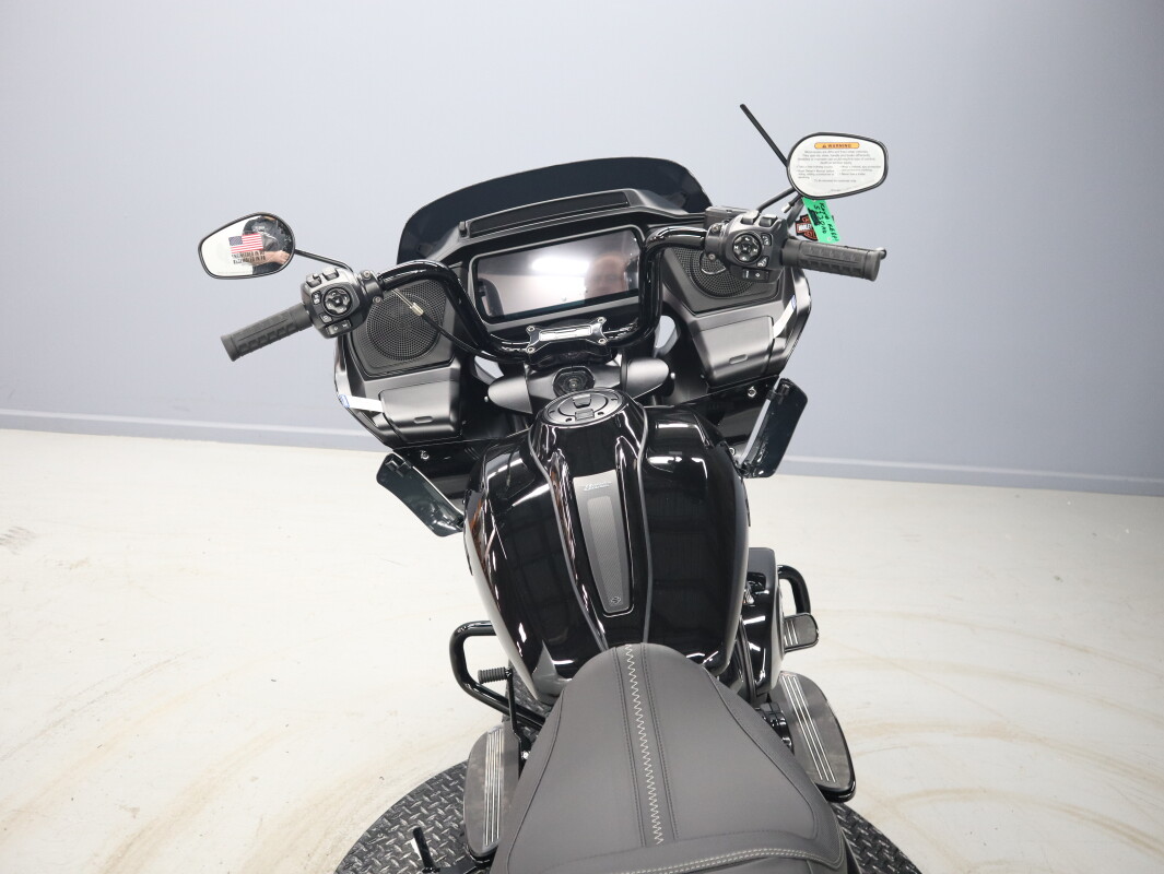 2026 Harley-Davidson® Road Glide™ FLTRX, photo 9