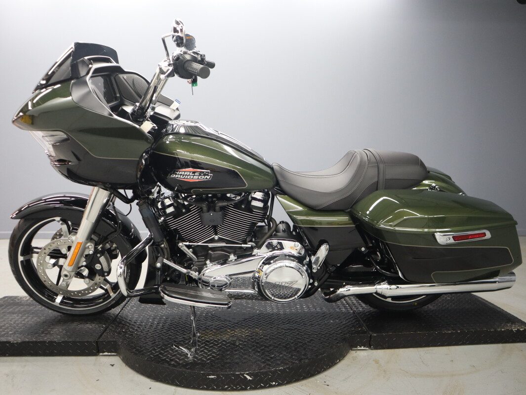 2026 Harley-Davidson® Road Glide™ FLTRX, photo 5