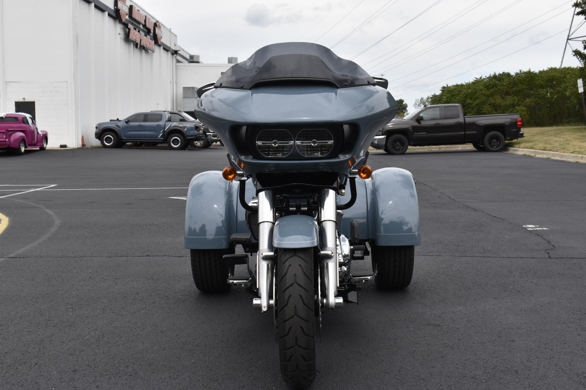 2024 Harley-Davidson® Road Glide® 3 Sharkskin Blue - Black Finish, photo 3