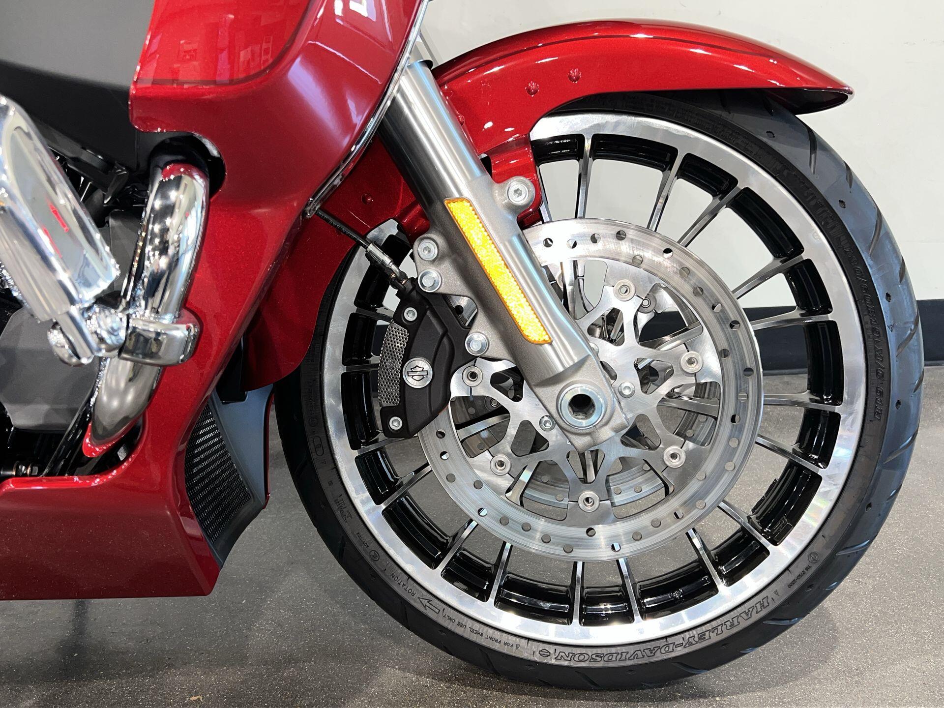 2026 Harley-Davidson® Road Glide Limited FLTRXL, photo 3