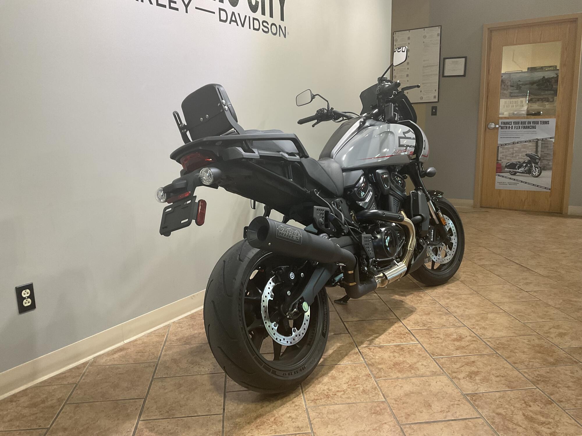 2025 Harley-Davidson® Pan America® 1250 ST Billiard Gray RA1250ST, photo 4
