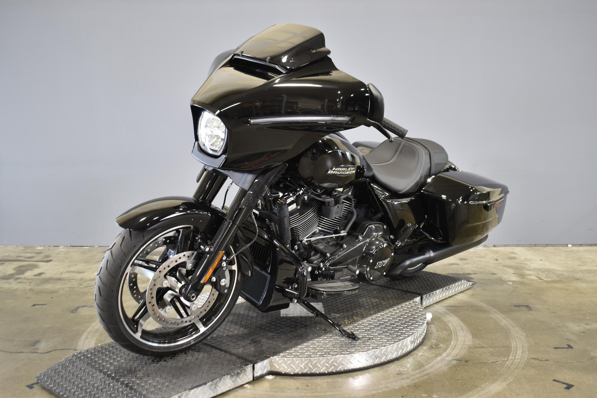 2026 Harley-Davidson® Street Glide® FLHX, photo 4