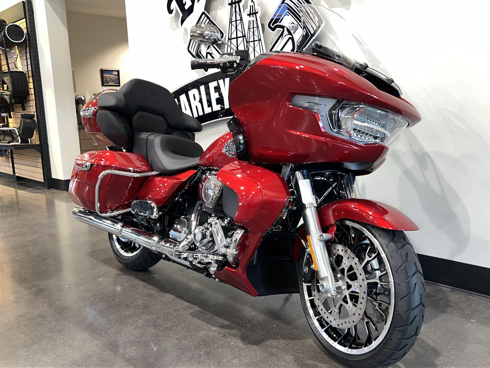 2026 Harley-Davidson® Road Glide Limited FLTRXL, photo 2