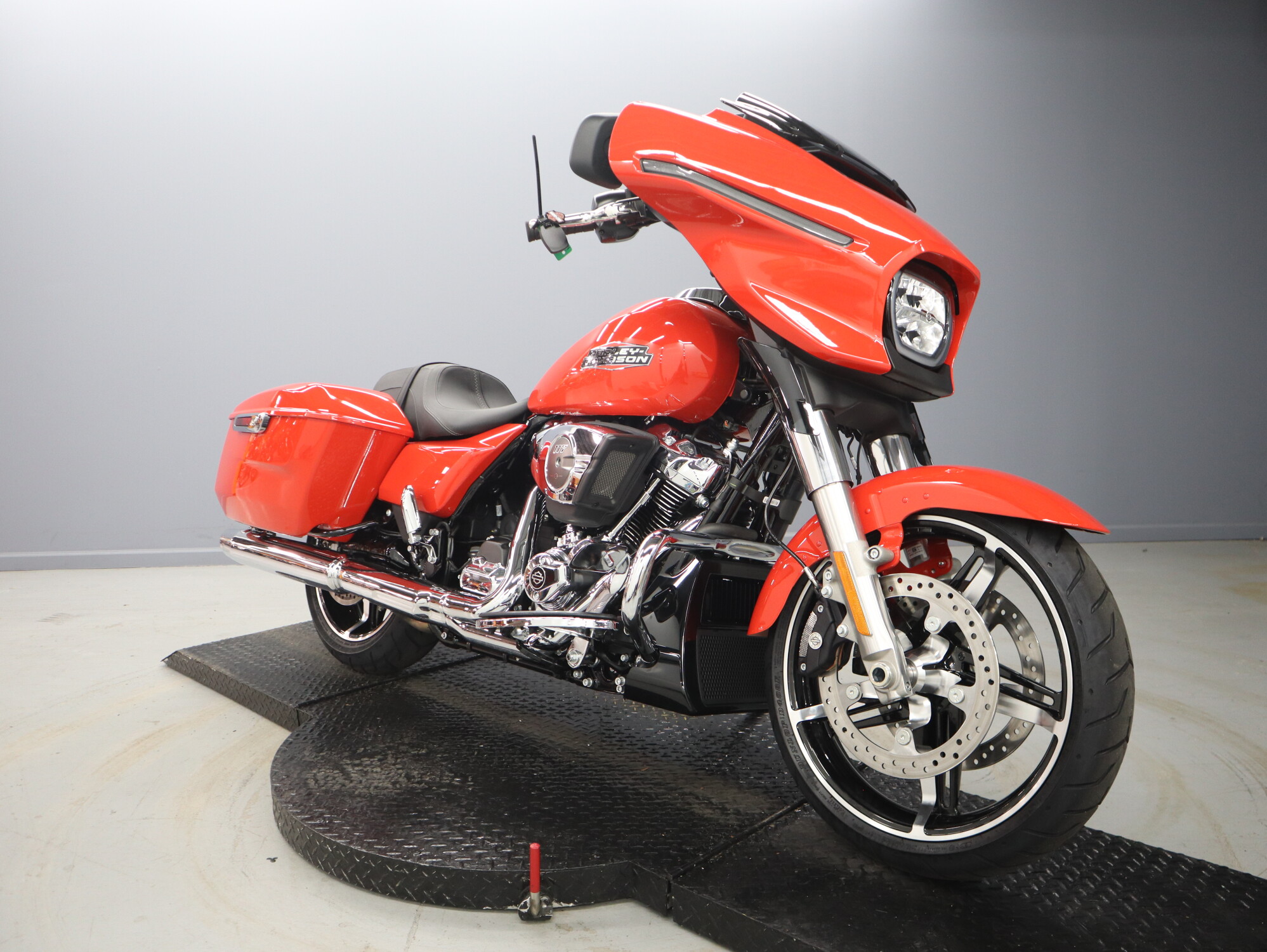 2026 Harley-Davidson® Street Glide® FLHX, photo 2