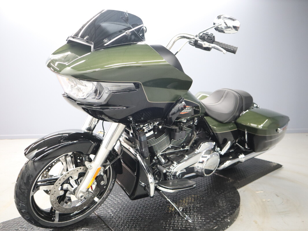 2026 Harley-Davidson® Road Glide™ FLTRX, photo 4
