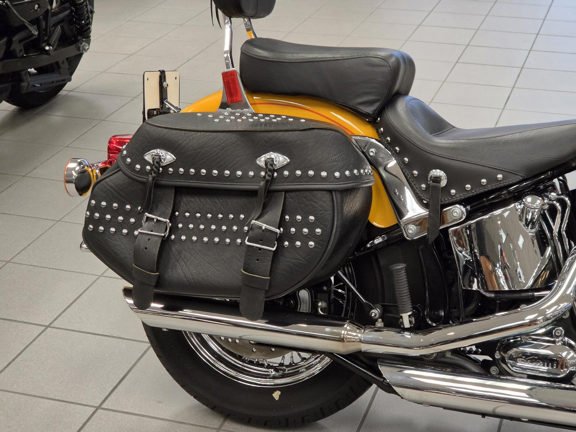 FLSTC 2011 Heritage Softail® Classic, photo 12