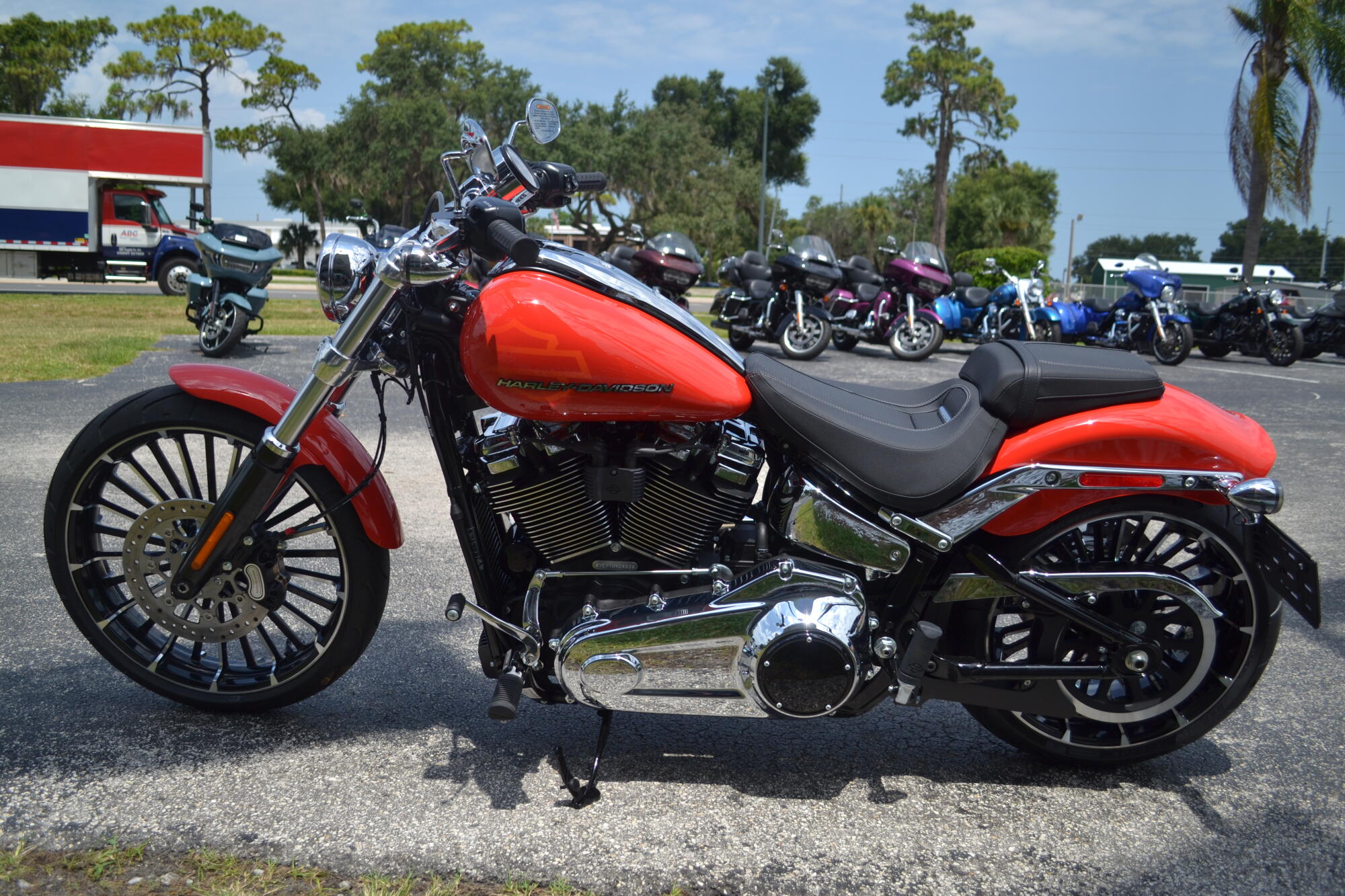 2026 Harley-Davidson® Breakout® Blood Orange - FXBR, photo 15