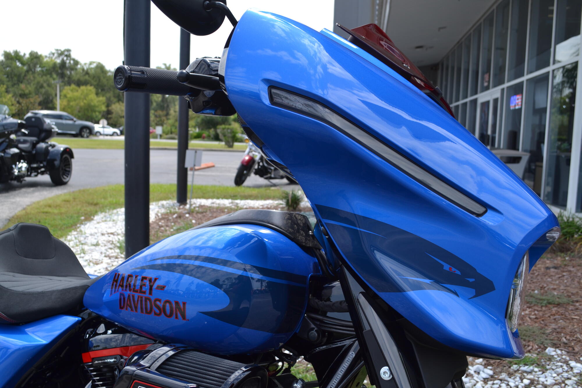 2026 Harley-Davidson® CVO Street Glide ST Electric Coast - FLHXSTSE, photo 4
