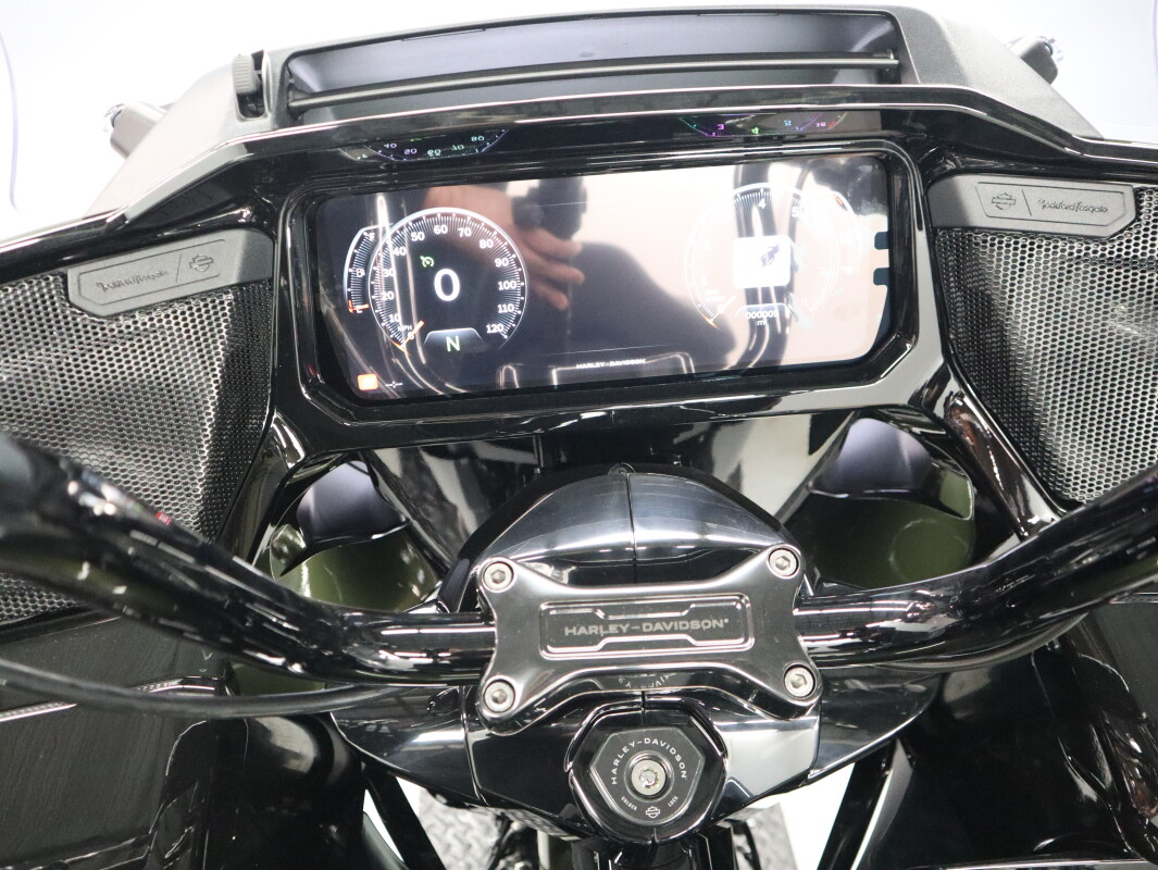 2026 Harley-Davidson® Road Glide Limited FLTRXL, photo 10