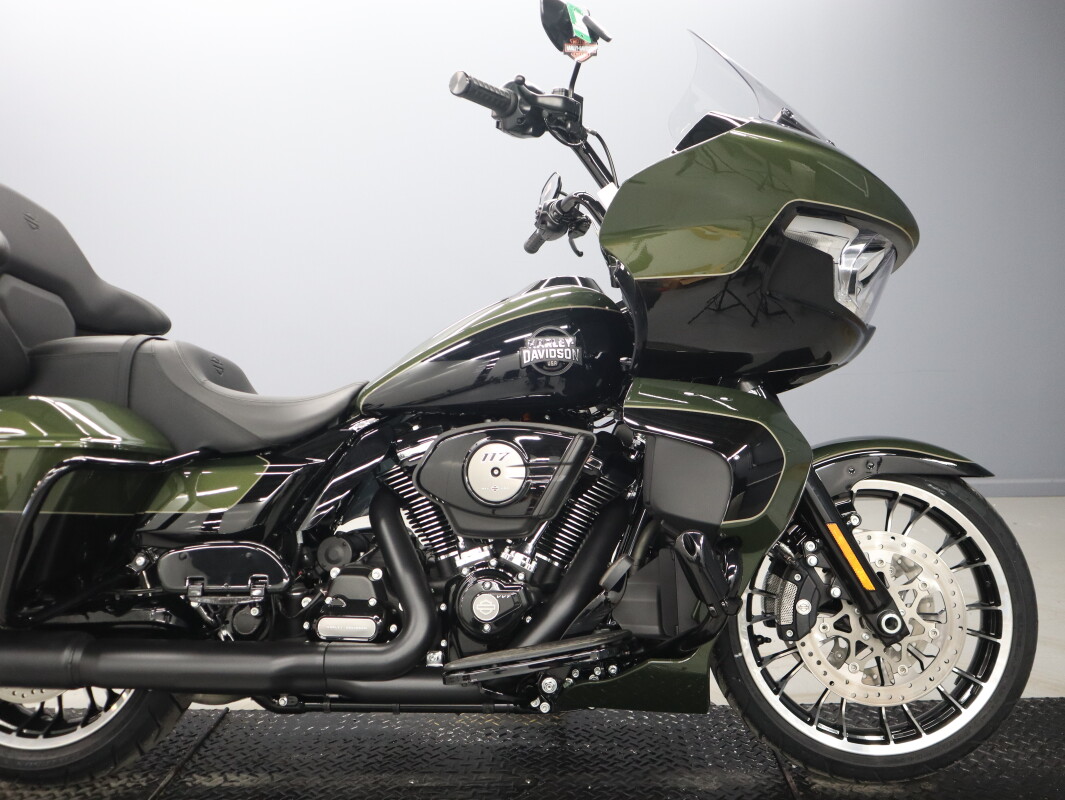 2026 Harley-Davidson® Road Glide Limited FLTRXL, photo 17