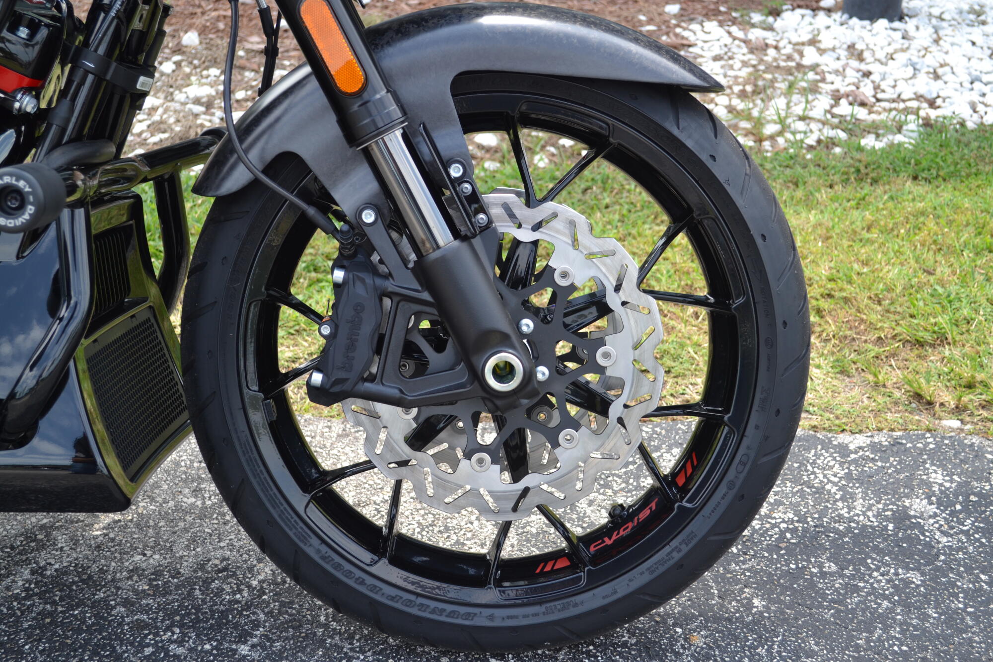 2026 Harley-Davidson® CVO Street Glide ST Electric Coast - FLHXSTSE, photo 2