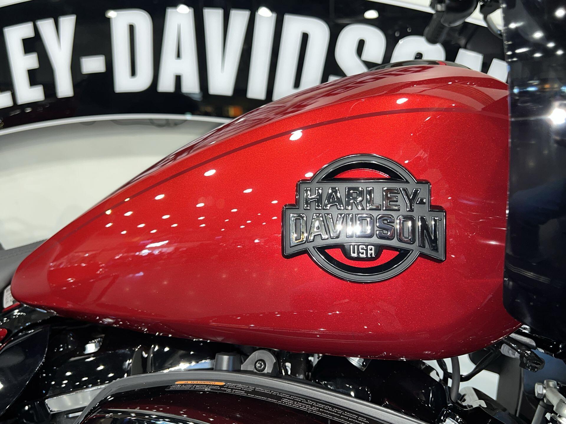 2026 Harley-Davidson® Road Glide Limited FLTRXL, photo 5