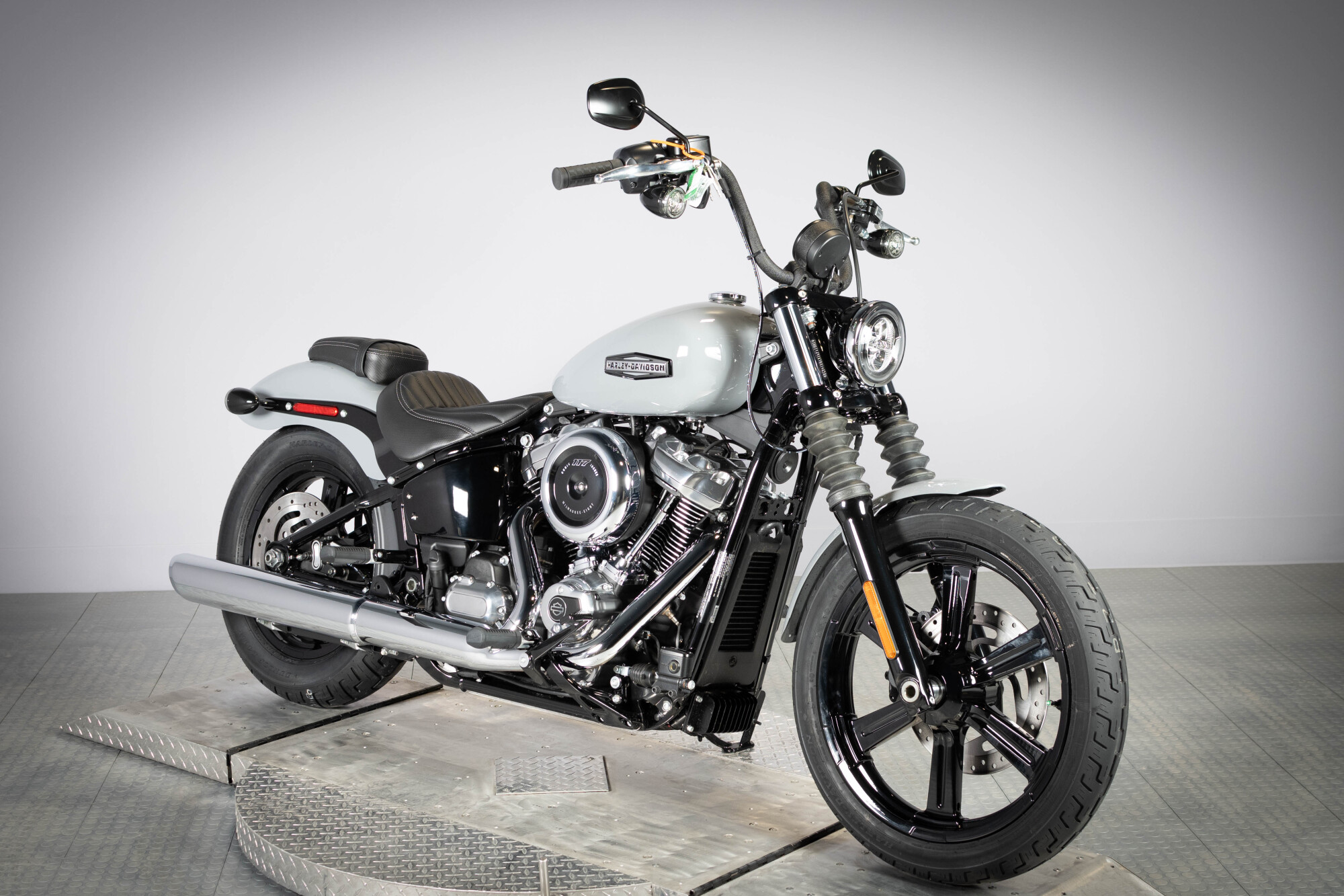 2026 Harley-Davidson® Street Bob® FXBB, photo 10