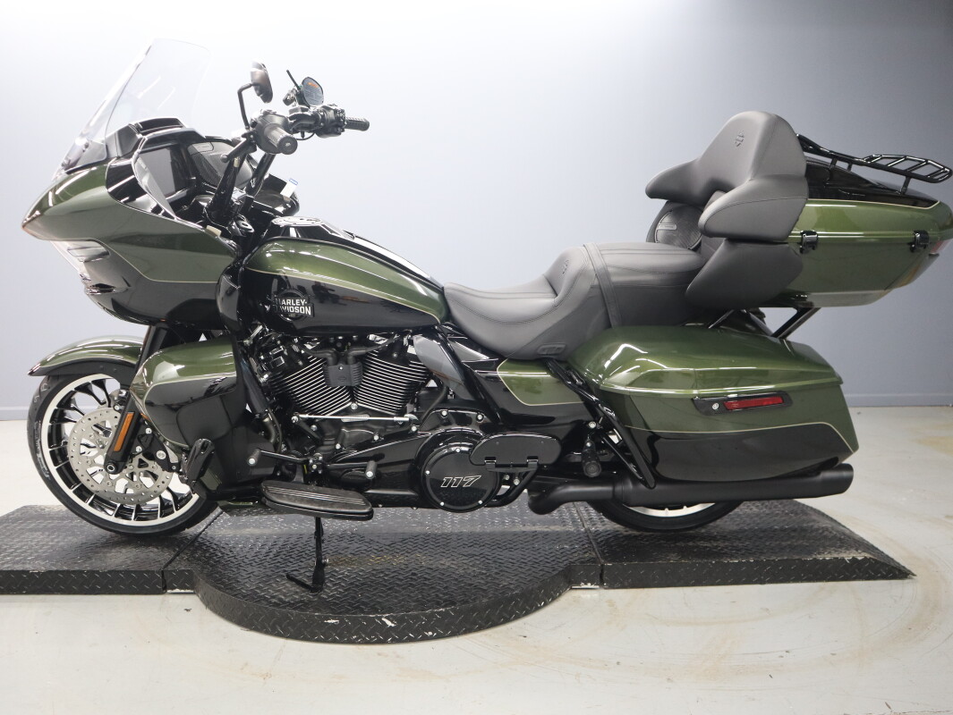2026 Harley-Davidson® Road Glide Limited FLTRXL, photo 5