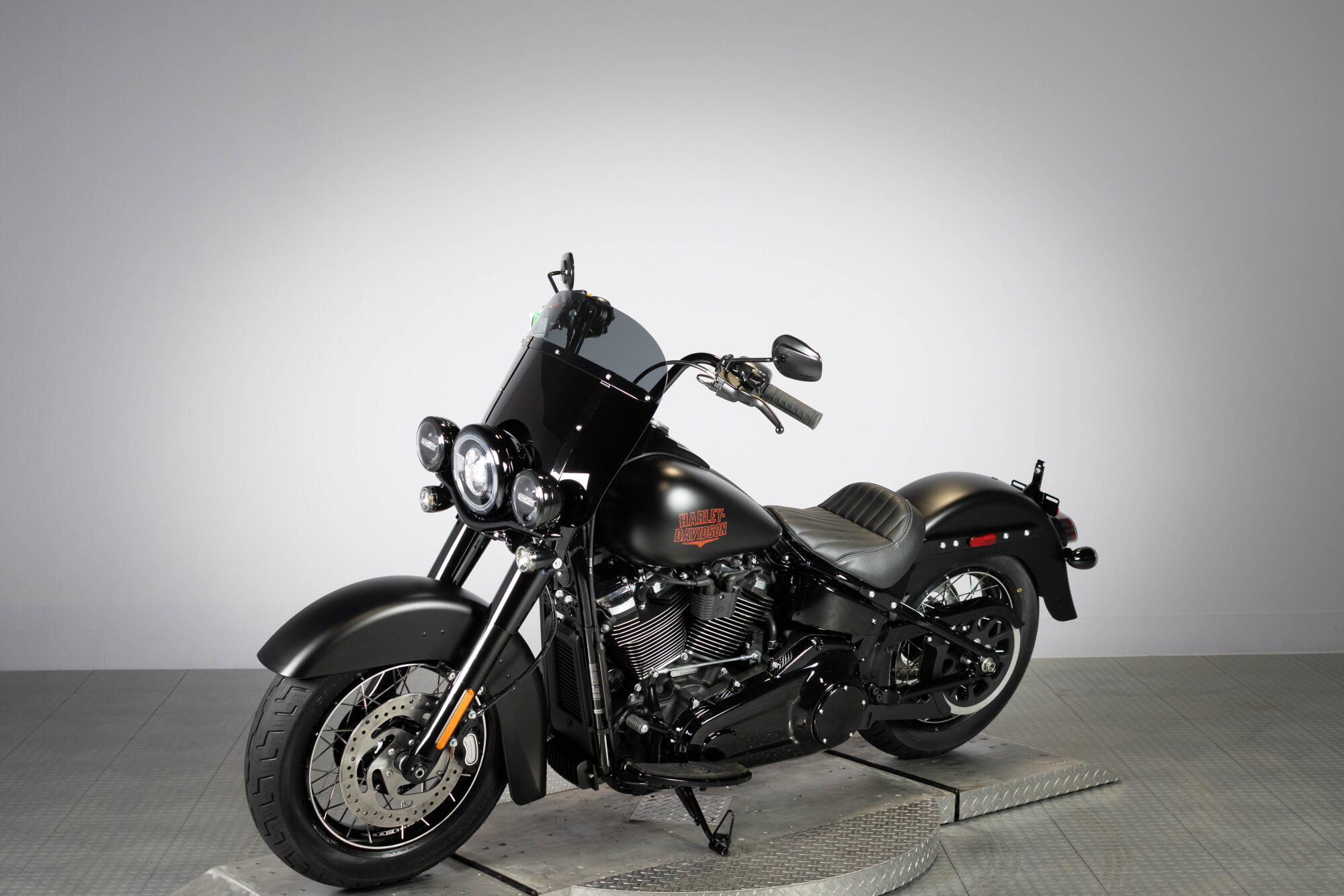 2026 Harley-Davidson® Deadwood™ FLHD, photo 15