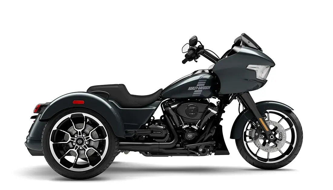 2026 Harley-Davidson® Road Glide 3 Vivid Black