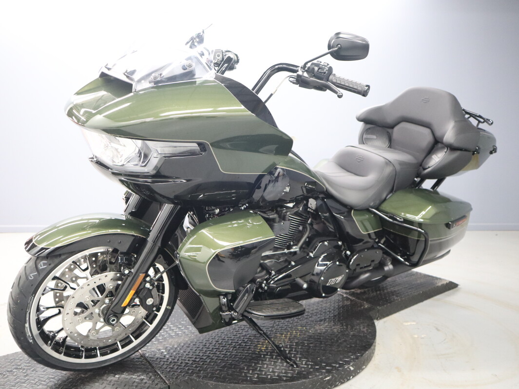 2026 Harley-Davidson® Road Glide Limited FLTRXL, photo 4