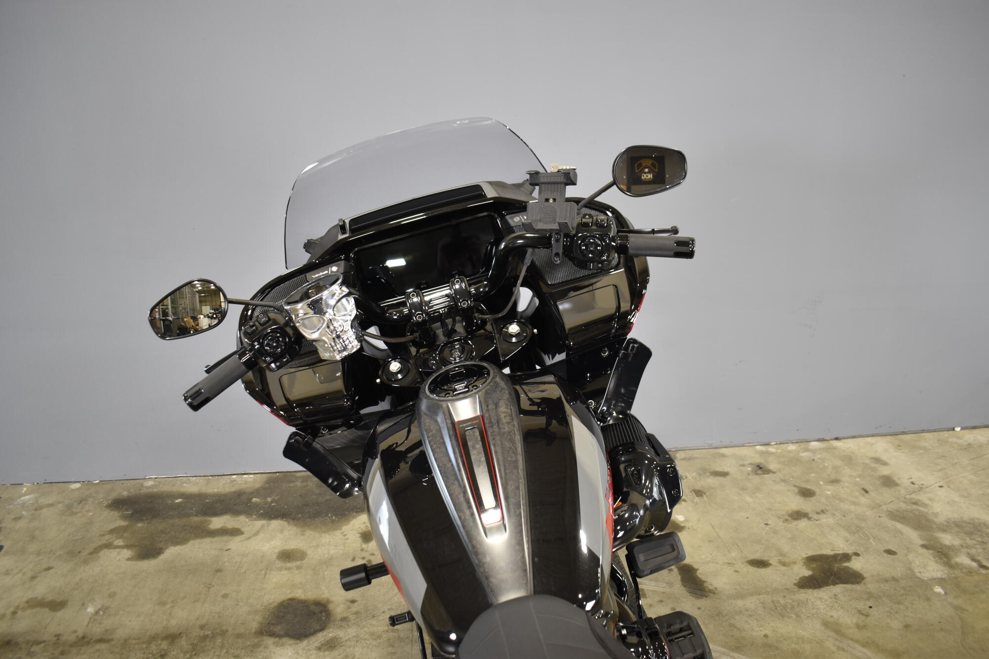 2025 Harley-Davidson® CVO™ Road Glide® ST FLTRXSTSE, photo 8