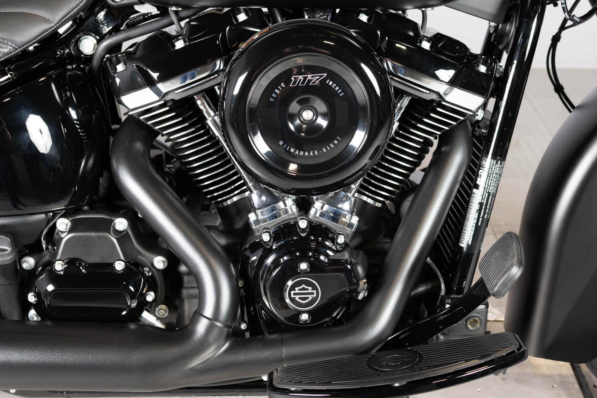 2026 Harley-Davidson® Deadwood™ FLHD, photo 6