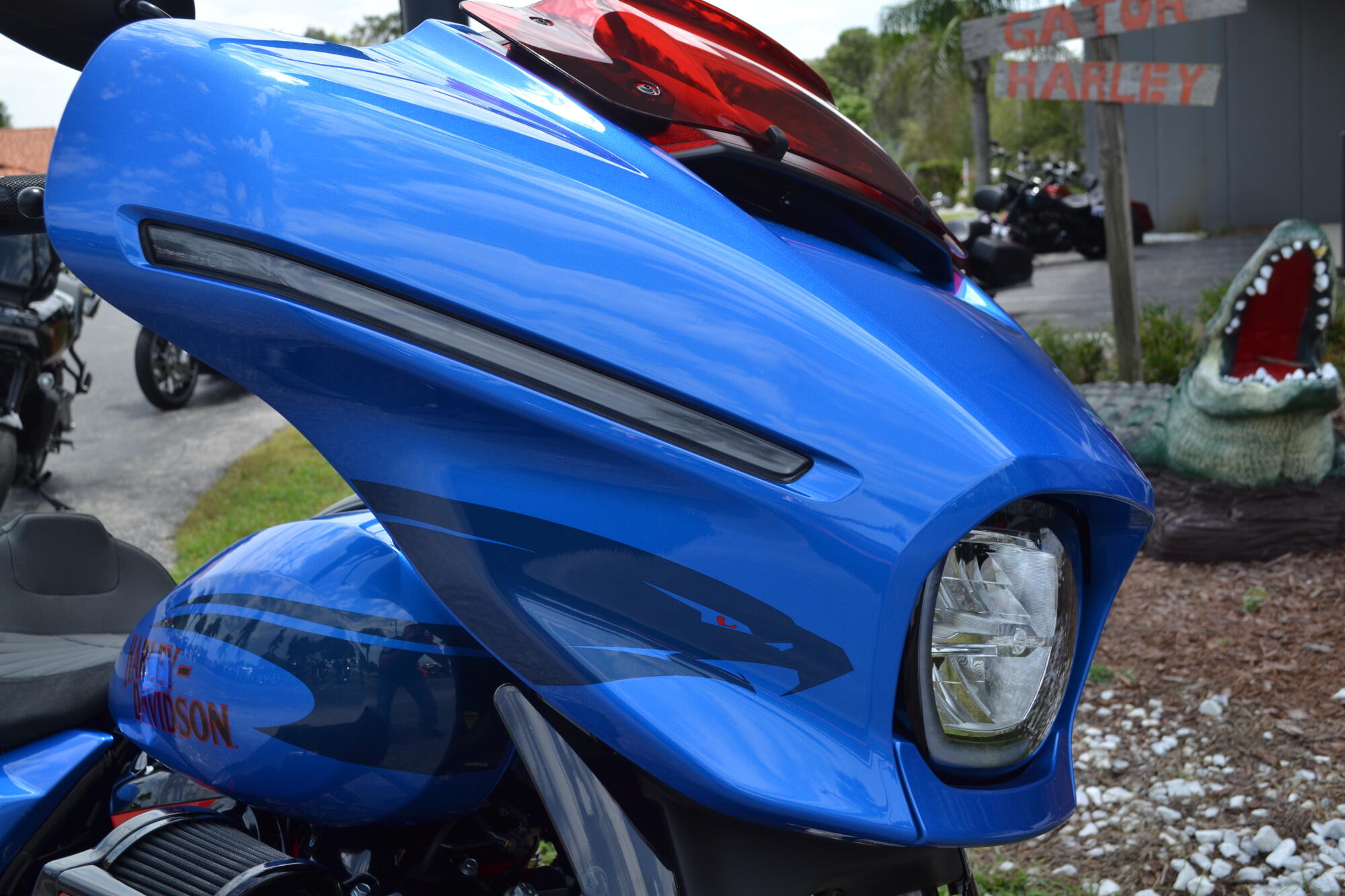 2026 Harley-Davidson® CVO Street Glide ST Electric Coast - FLHXSTSE, photo 5