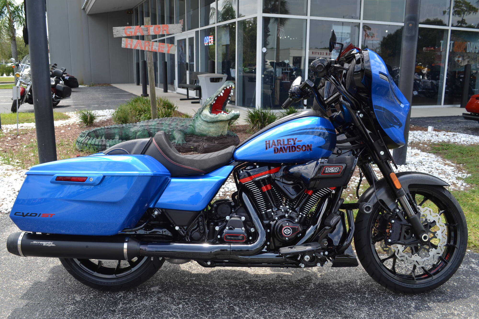 2026 Harley-Davidson® CVO Street Glide ST Electric Coast - FLHXSTSE