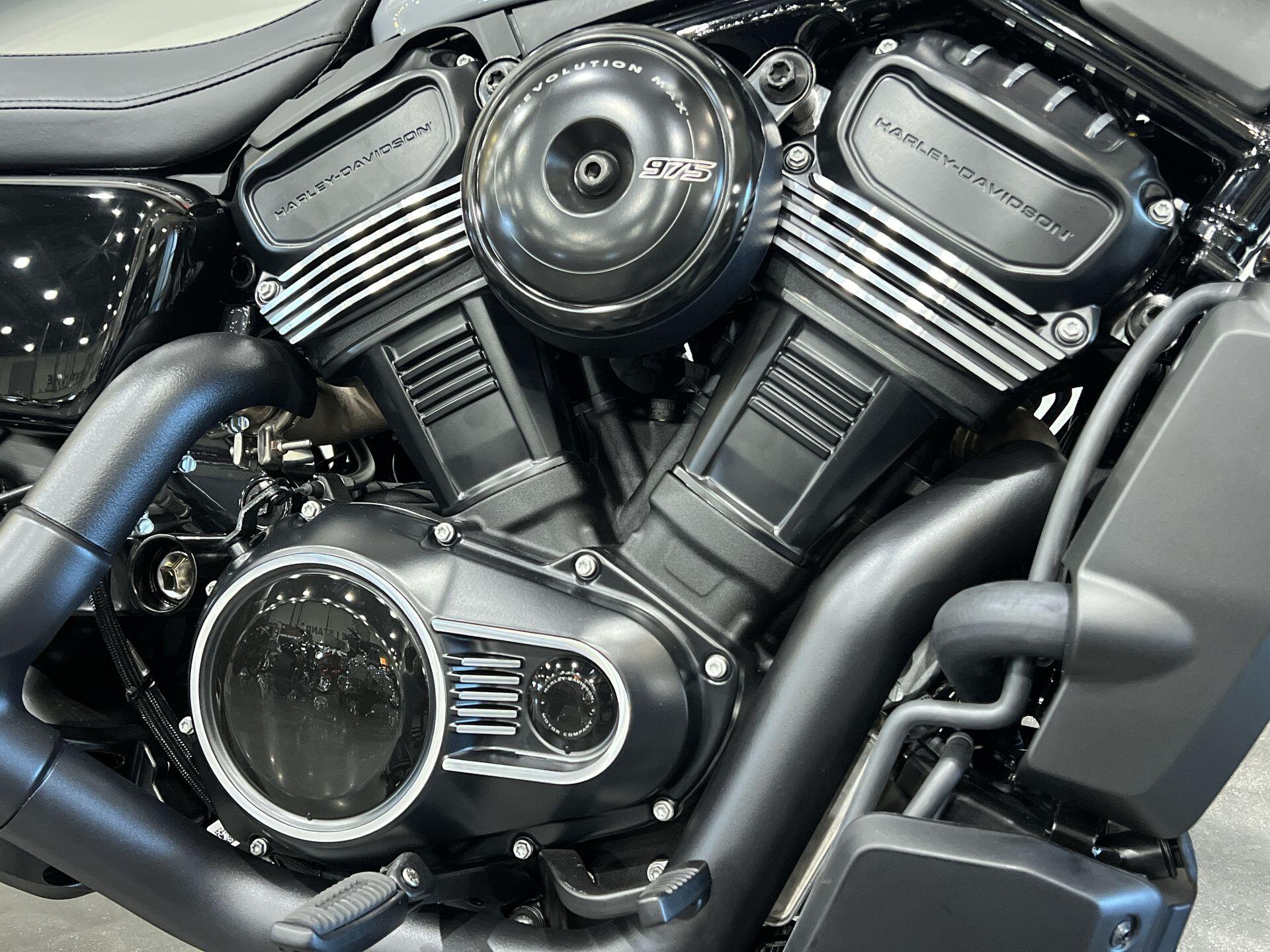 2026 Harley-Davidson® Nightster® RH975, photo 4