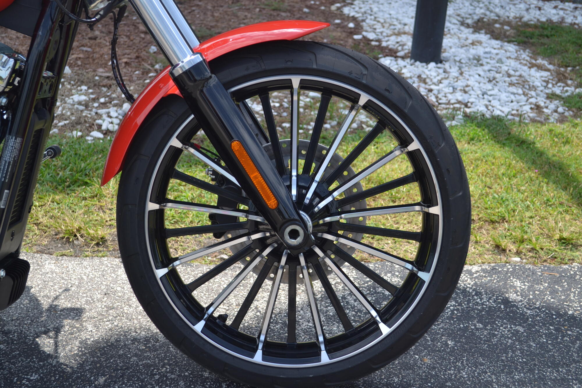 2026 Harley-Davidson® Breakout® Blood Orange - FXBR, photo 2