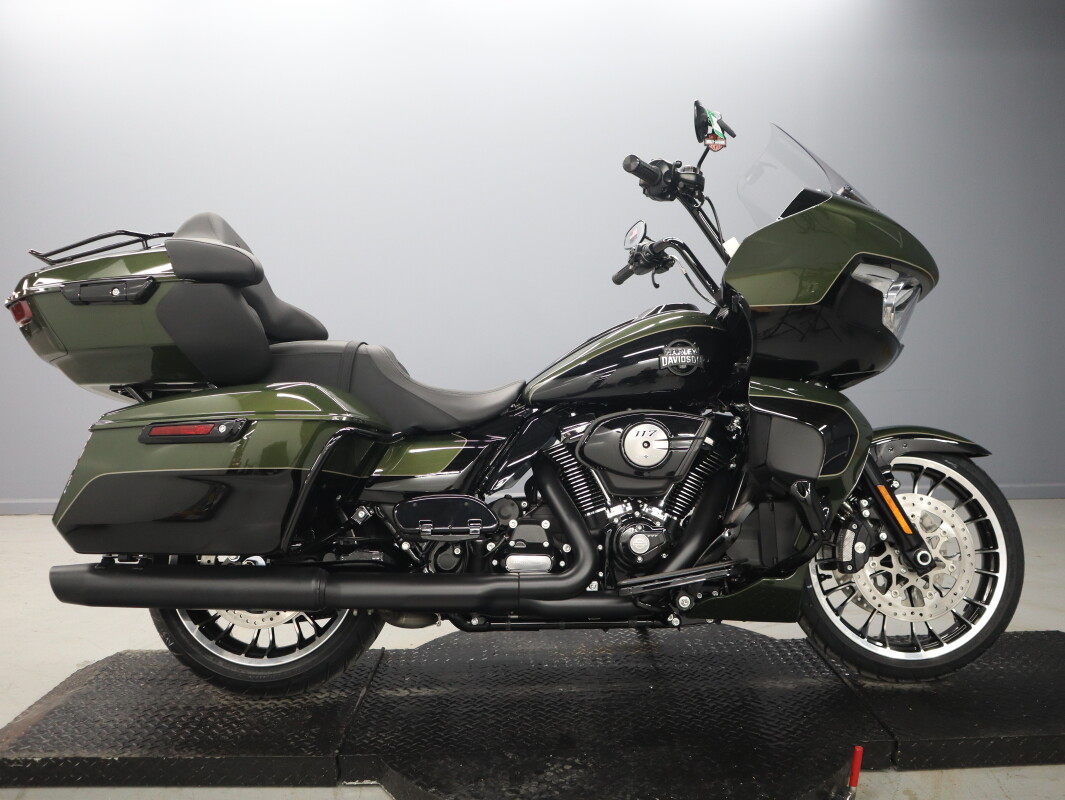2026 Harley-Davidson® Road Glide Limited FLTRXL