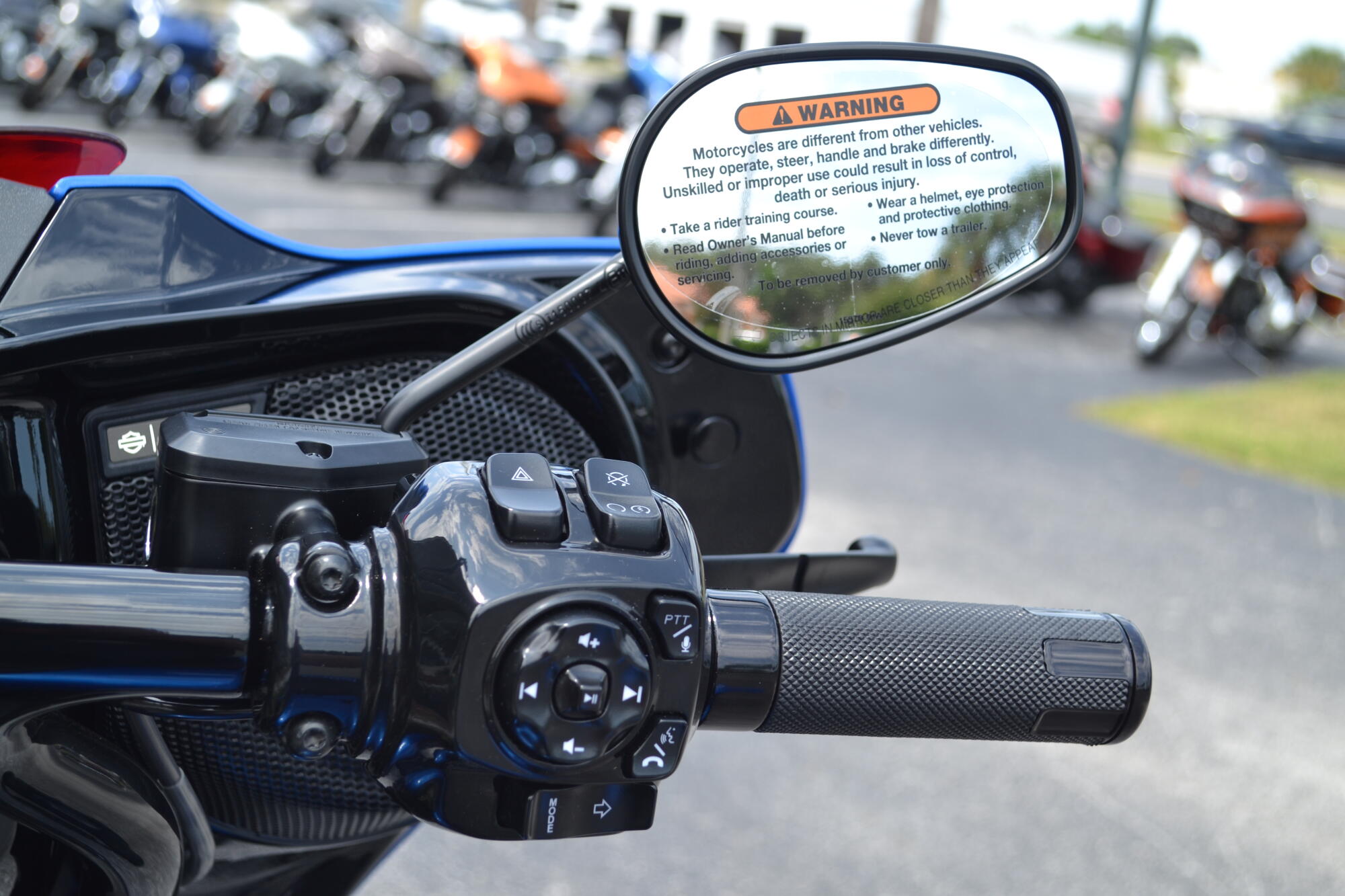 2026 Harley-Davidson® CVO Street Glide ST Electric Coast - FLHXSTSE, photo 17