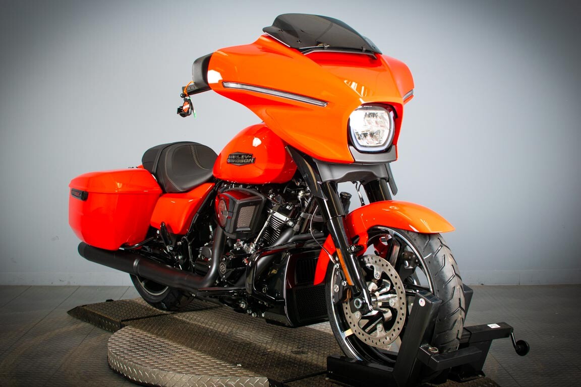 2026 Harley-Davidson® Street Glide® FLHX, photo 2