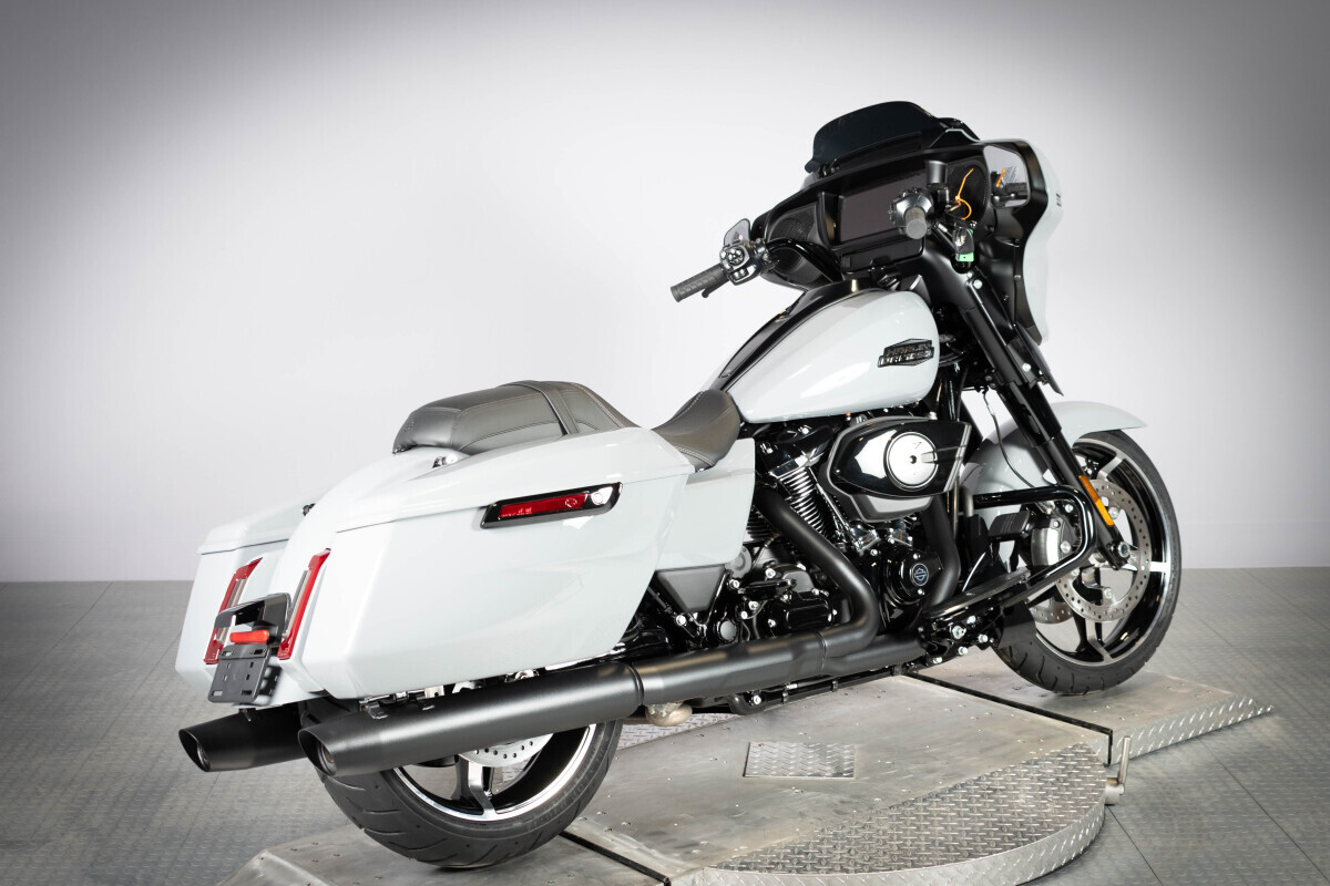 2026 Harley-Davidson® Street Glide® FLHX, photo 10